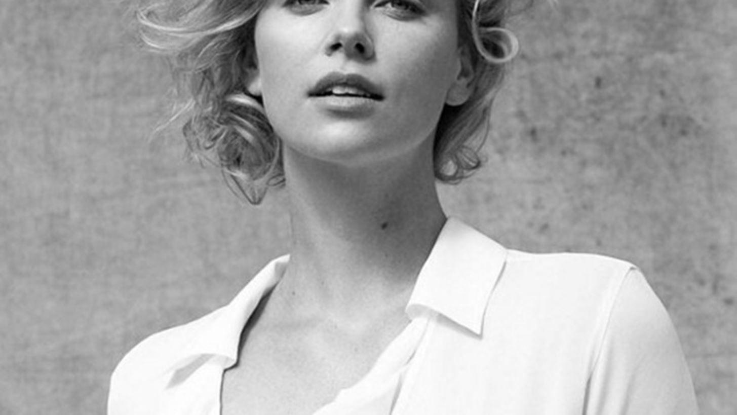 Charlize Theron: &#x393;&#x3B9;&#x3B1;&#x3C4;&#x3AF; &#x3C7;&#x3B1;&#x3C1;&#x3B1;&#x3BA;&#x3C4;&#x3AE;&#x3C1;&#x3B9;&#x3C3;&#x3B5;&#x2026; &#x3C0;&#x3B1;&#x3BB;&#x3B1;&#x3B9;&#x3BF;&#x3BB;&#x3B9;&#x3B8;&#x3B9;&#x3BA;&#x3CC; &#x3C4;&#x3BF; Hollywood;