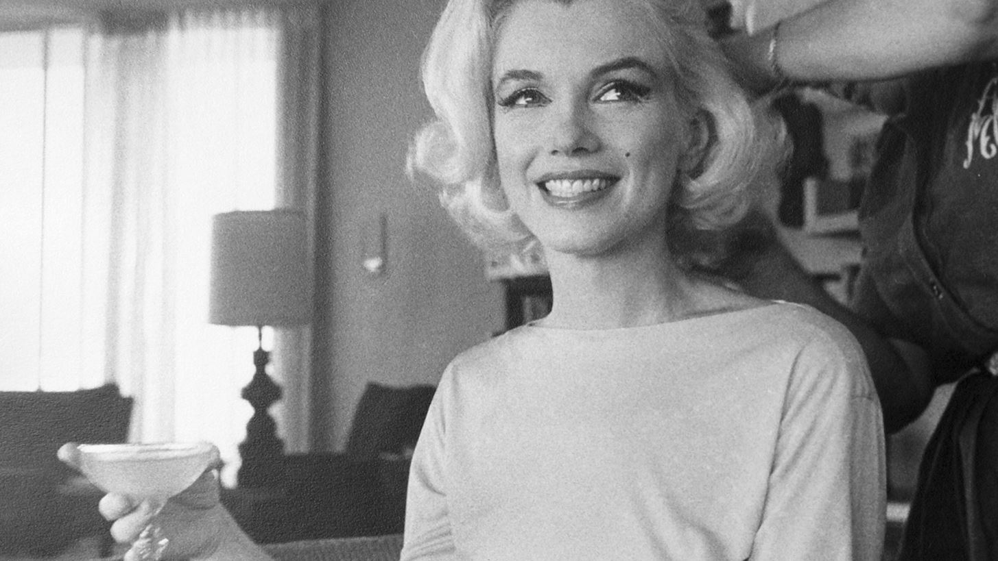 Marilyn Monroe | &#x397; &#x3AC;&#x3B3;&#x3BD;&#x3C9;&#x3C3;&#x3C4;&#x3B7; &#x3B9;&#x3C3;&#x3C4;&#x3BF;&#x3C1;&#x3AF;&#x3B1; &#x3C0;&#x3AF;&#x3C3;&#x3C9; &#x3B1;&#x3C0;&#x3CC; &#x3C4;&#x3BF; &#x3B5;&#x3BE;&#x3CE;&#x3C6;&#x3C5;&#x3BB;&#x3BB;&#x3BF; &#x3C3;&#x3C4;&#x3BF; &quot;Playboy&quot;