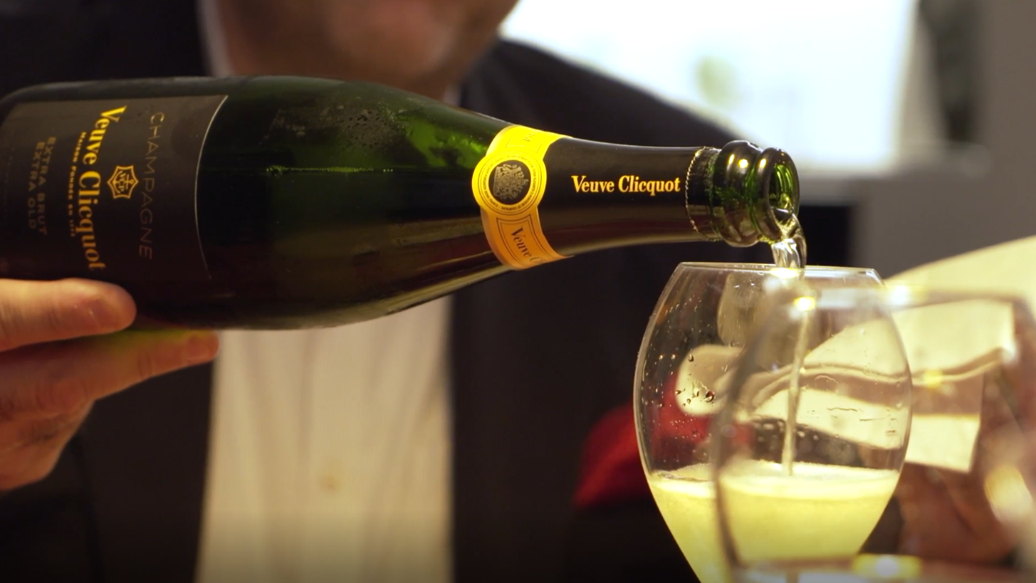 &#x397; Veuve Clicquot &#x3C3;&#x3BF;&#x3CD; &#x3B4;&#x3AF;&#x3BD;&#x3B5;&#x3B9; &#x3AD;&#x3BC;&#x3C0;&#x3BD;&#x3B5;&#x3C5;&#x3C3;&#x3B7; &#x3B3;&#x3B9;&#x3B1; &#x3C4;&#x3BF; &#x3B3;&#x3B9;&#x3BF;&#x3C1;&#x3C4;&#x3B9;&#x3BD;&#x3CC; &#x3C4;&#x3C1;&#x3B1;&#x3C0;&#x3AD;&#x3B6;&#x3B9;