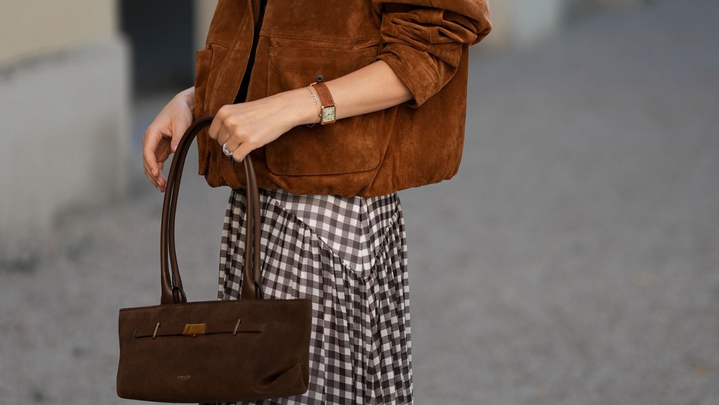 Cinammon nails | Το πιο ζεστό trend του φθινοπώρου δεν είναι το κλασσικό καφέ