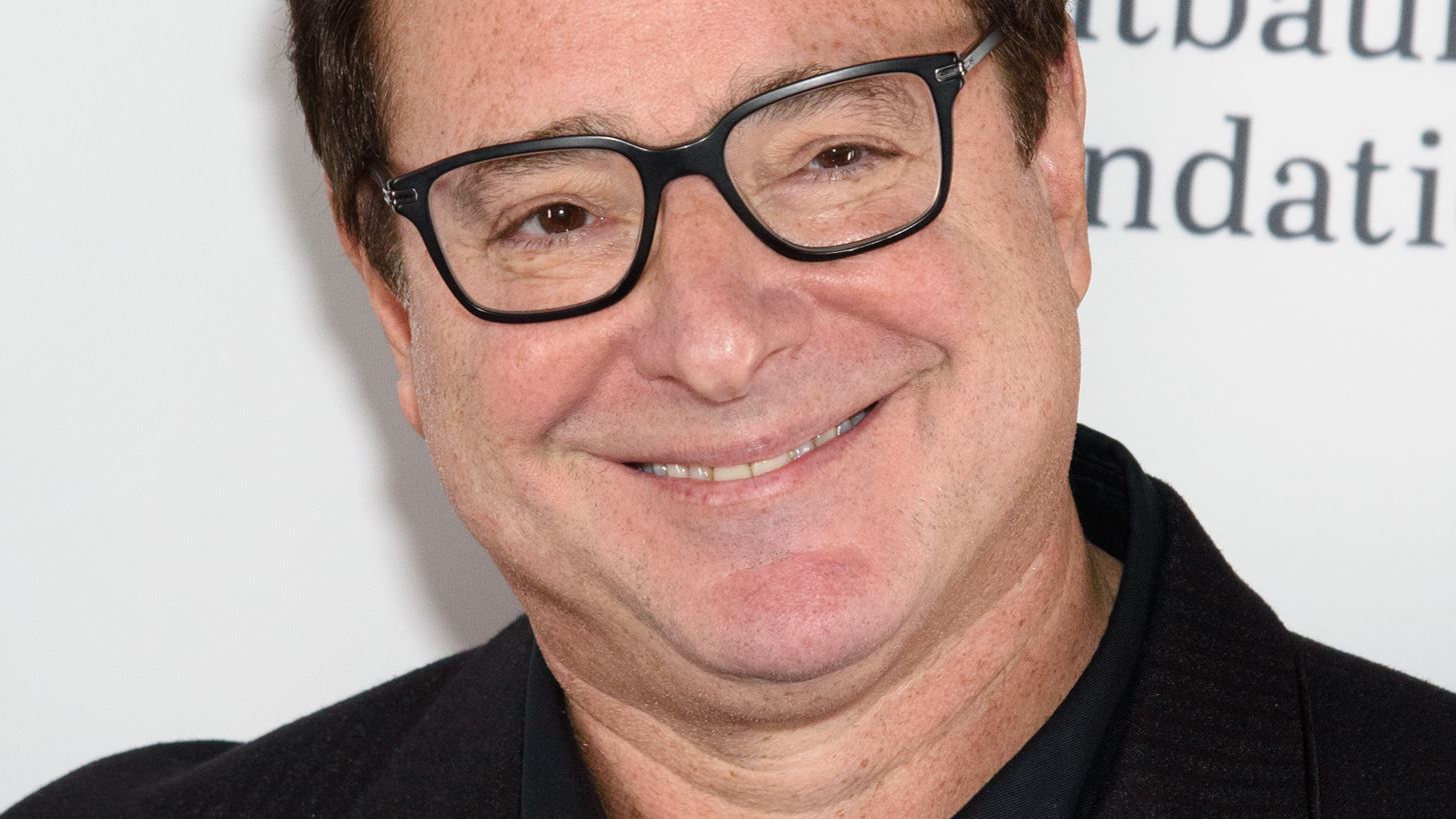 Bob Saget | &#x39F; &#x3B1;&#x3BC;&#x3B5;&#x3C1;&#x3B9;&#x3BA;&#x3B1;&#x3BD;&#x3CC;&#x3C2; &#x3B7;&#x3B8;&#x3BF;&#x3C0;&#x3BF;&#x3B9;&#x3CC;&#x3C2; &#x3B2;&#x3C1;&#x3AD;&#x3B8;&#x3B7;&#x3BA;&#x3B5; &#x3BD;&#x3B5;&#x3BA;&#x3C1;&#x3CC;&#x3C2; &#x3C3;&#x3B5; &#x3BE;&#x3B5;&#x3BD;&#x3BF;&#x3B4;&#x3BF;&#x3C7;&#x3B5;&#x3AF;&#x3BF; &#x3C3;&#x3C4;&#x3B1; 65 &#x3C4;&#x3BF;&#x3C5;
