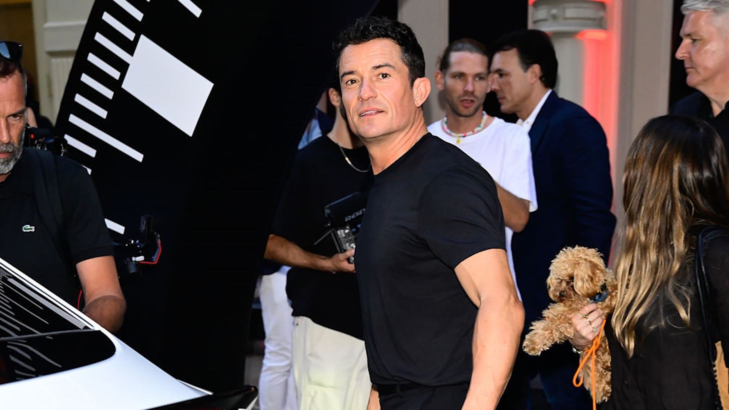 O Orlando Bloom &#x3B4;&#x3B7;&#x3BC;&#x3BF;&#x3C3;&#x3AF;&#x3B5;&#x3C5;&#x3C3;&#x3B5; &#x3C3;&#x3C0;&#x3AC;&#x3BD;&#x3B9;&#x3B1; &#x3C6;&#x3C9;&#x3C4;&#x3BF;&#x3B3;&#x3C1;&#x3B1;&#x3C6;&#x3AF;&#x3B1; &#x3C4;&#x3B7;&#x3C2; 5&#x3C7;&#x3C1;&#x3BF;&#x3BD;&#x3B7;&#x3C2; &#x3BA;&#x3CC;&#x3C1;&#x3B7;&#x3C2; &#x3C4;&#x3BF;&#x3C5; Daisy