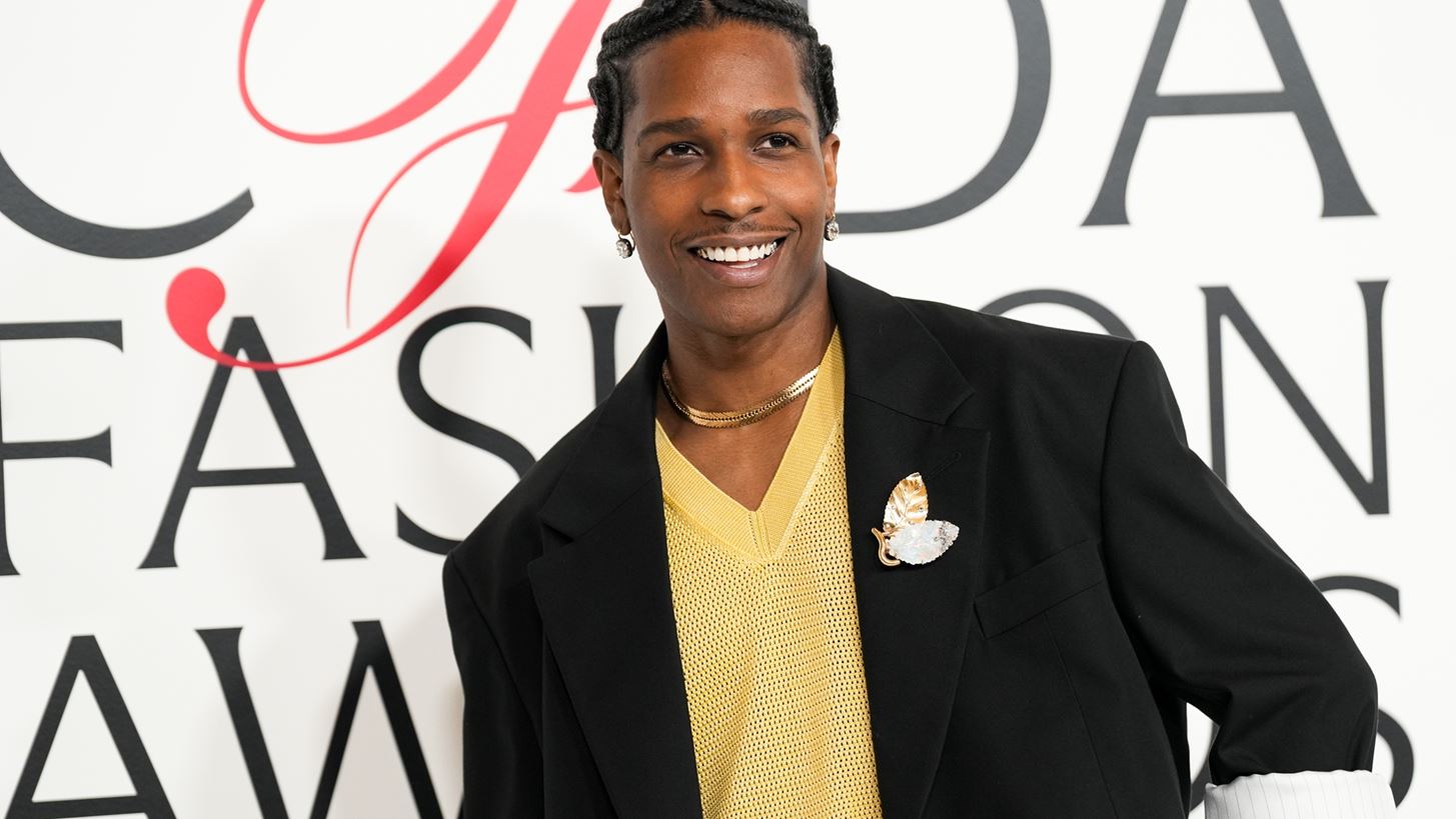 Asap Rocky | N&#x3AD;&#x3BF;&#x3C2; ambassador &#x3C4;&#x3B7;&#x3C2; Chanel &#x3BA;&#x3B1;&#x3B9; &#x3C0;&#x3C1;&#x3C9;&#x3C4;&#x3B1;&#x3B3;&#x3C9;&#x3BD;&#x3B9;&#x3C3;&#x3C4;&#x3AE;&#x3C2; &#x3BA;&#x3B1;&#x3BC;&#x3C0;&#x3AC;&#x3BD;&#x3B9;&#x3B1;&#x3C2; &#x3BC;&#x3B5; &#x3C4;&#x3B7;&#x3BD; Margaret Qualley