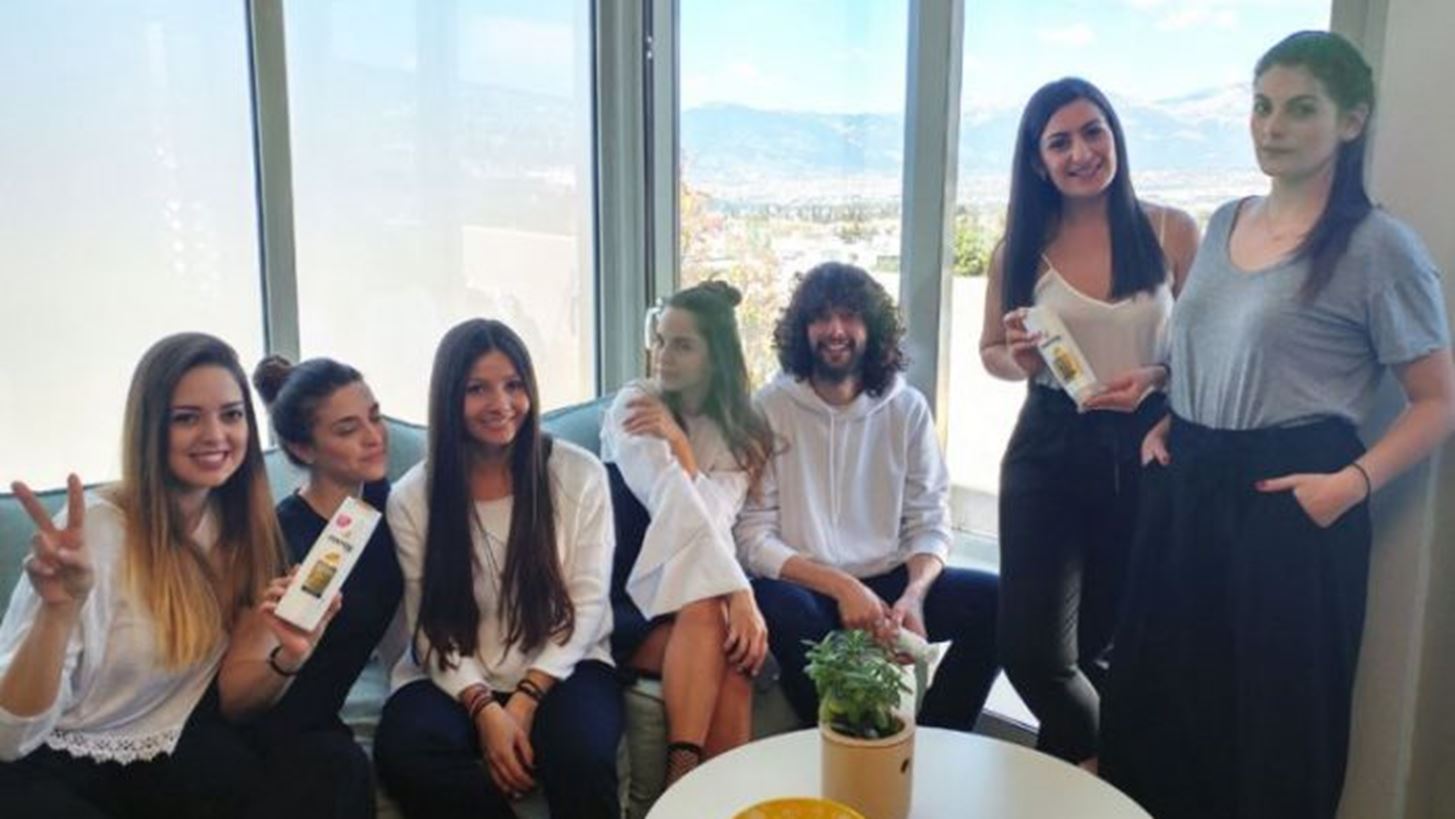 The Hair Blog Project by Pantene: &#x394;&#x3B5;&#x3C2; &#x3C4;&#x3B1; &#x3C0;&#x3AC;&#x3BD;&#x3C4;&#x3B1; &#x3C3;&#x3C7;&#x3B5;&#x3C4;&#x3B9;&#x3BA;&#x3AC; &#x3BC;&#x3B5; &#x3C4;&#x3B7;&#x3BD; 2&#x3B7; &#x3B4;&#x3BF;&#x3BA;&#x3B9;&#x3BC;&#x3B1;&#x3C3;&#x3AF;&#x3B1; &#x3BC;&#x3B5; &#x3B8;&#x3AD;&#x3BC;&#x3B1; &quot;&#x395;&#x3CD;&#x3BA;&#x3BF;&#x3BB;&#x3BF; &#x39A;&#x3C5;&#x3BC;&#x3B1;&#x3C4;&#x3B9;&#x3C3;&#x3C4;&#x3CC;&quot;