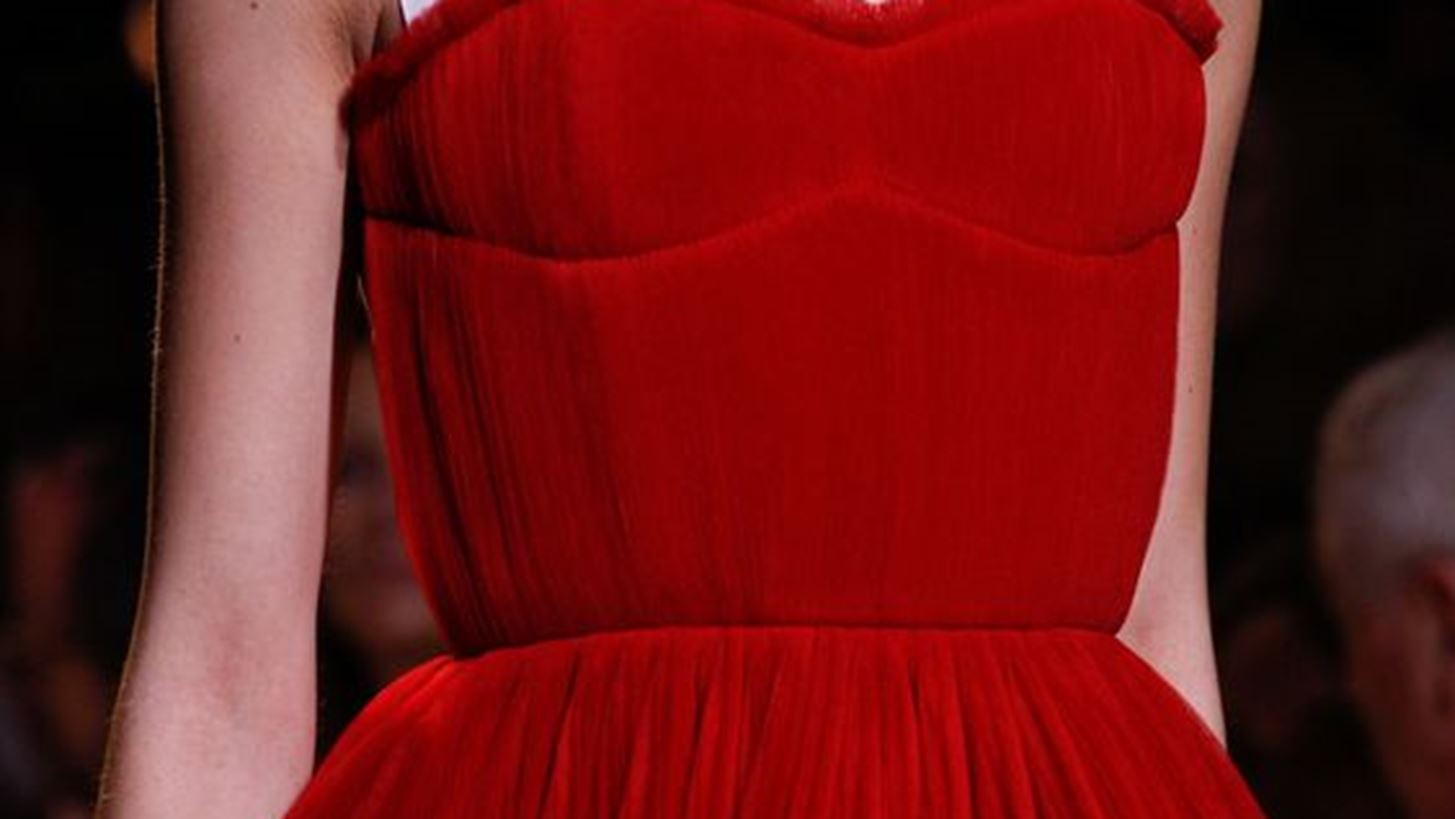 H &#x3B1;&#x3BD;&#x3BF;&#x3B9;&#x3BE;&#x3B9;&#x3AC;&#x3C4;&#x3B9;&#x3BA;&#x3B7; &#x3BA;&#x3B1;&#x3BC;&#x3C0;&#x3AC;&#x3BD;&#x3B9;&#x3B1; &#x3C4;&#x3BF;&#x3C5; Dior &#x3C0;&#x3C1;&#x3BF;&#x3C9;&#x3B8;&#x3B5;&#x3AF; &#x3C4;&#x3BF; female power