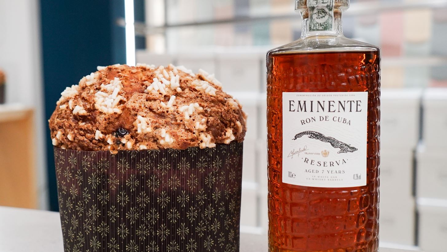 Eminente Reserva 7YO Rum &amp; panettone &#x3BC;&#x3B5; Eminente Rum | &#x3A4;&#x3BF; &#x3B1;&#x3C0;&#x3CC;&#x3BB;&#x3C5;&#x3C4;&#x3BF; Xmas combo