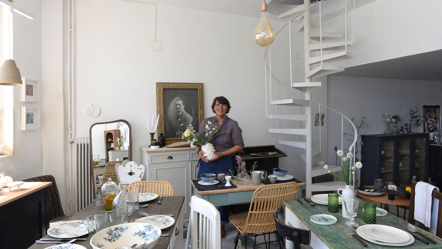 &#x388;&#x3BD;&#x3B1; concept store &#x3B1;&#x3C6;&#x3B9;&#x3B5;&#x3C1;&#x3C9;&#x3BC;&#x3AD;&#x3BD;&#x3BF; &#x3C3;&#x3B5; &#x3BD;&#x3AD;&#x3BF;&#x3C5;&#x3C2; &#x388;&#x3BB;&#x3BB;&#x3B7;&#x3BD;&#x3B5;&#x3C2; &#x3BA;&#x3B1;&#x3B9; &#x393;&#x3AC;&#x3BB;&#x3BB;&#x3BF;&#x3C5;&#x3C2; &#x3C3;&#x3C7;&#x3B5;&#x3B4;&#x3B9;&#x3B1;&#x3C3;&#x3C4;&#x3AD;&#x3C2; &#x3C3;&#x3C4;&#x3B7;&#x3BD; &#x3BA;&#x3B1;&#x3C1;&#x3B4;&#x3B9;&#x3AC; &#x3C4;&#x3B7;&#x3C2; &#x3A4;&#x3AE;&#x3BD;&#x3BF;&#x3C5;