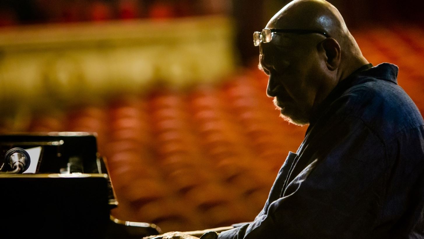 Kenny Barron | O 13 &#x3C6;&#x3BF;&#x3C1;&#x3AD;&#x3C2; &#x3C5;&#x3C0;&#x3BF;&#x3C8;&#x3AE;&#x3C6;&#x3B9;&#x3BF;&#x3C2; &#x3B3;&#x3B9;&#x3B1; Grammy &#x3AD;&#x3C1;&#x3C7;&#x3B5;&#x3C4;&#x3B1;&#x3B9; &#x3C3;&#x3C4;&#x3B7;&#x3BD; &#x391;&#x3B8;&#x3AE;&#x3BD;&#x3B1;