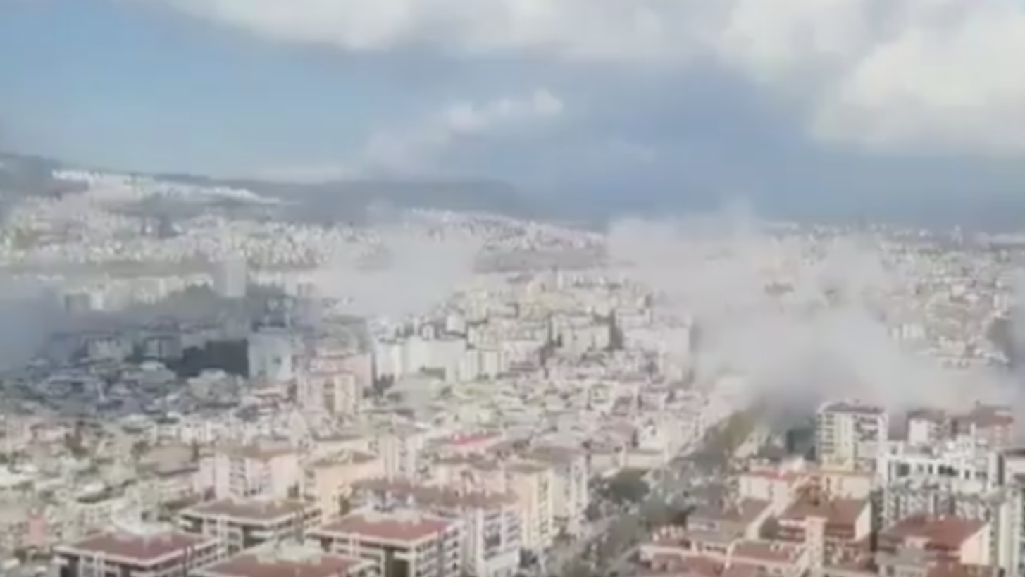 &#x3A3;&#x3B5;&#x3B9;&#x3C3;&#x3BC;&#x3CC;&#x3C2; &#x3C3;&#x3C4;&#x3B7; &#x3A3;&#x3AC;&#x3BC;&#x3BF;: &#x3A3;&#x3CD;&#x3BD;&#x3BD;&#x3B5;&#x3C6;&#x3B1; &#x3BA;&#x3B1;&#x3C0;&#x3BD;&#x3BF;&#x3CD; &#x3C0;&#x3AC;&#x3BD;&#x3C9; &#x3B1;&#x3C0;&#x3CC; &#x3C4;&#x3B7; &#x3A3;&#x3BC;&#x3CD;&#x3C1;&#x3BD;&#x3B7;- &#x395;&#x3C0;&#x3B5;&#x3C3;&#x3B1;&#x3BD; &#x3C0;&#x3BF;&#x3BB;&#x3C5;&#x3BA;&#x3B1;&#x3C4;&#x3BF;&#x3B9;&#x3BA;&#x3AF;&#x3B5;&#x3C2;