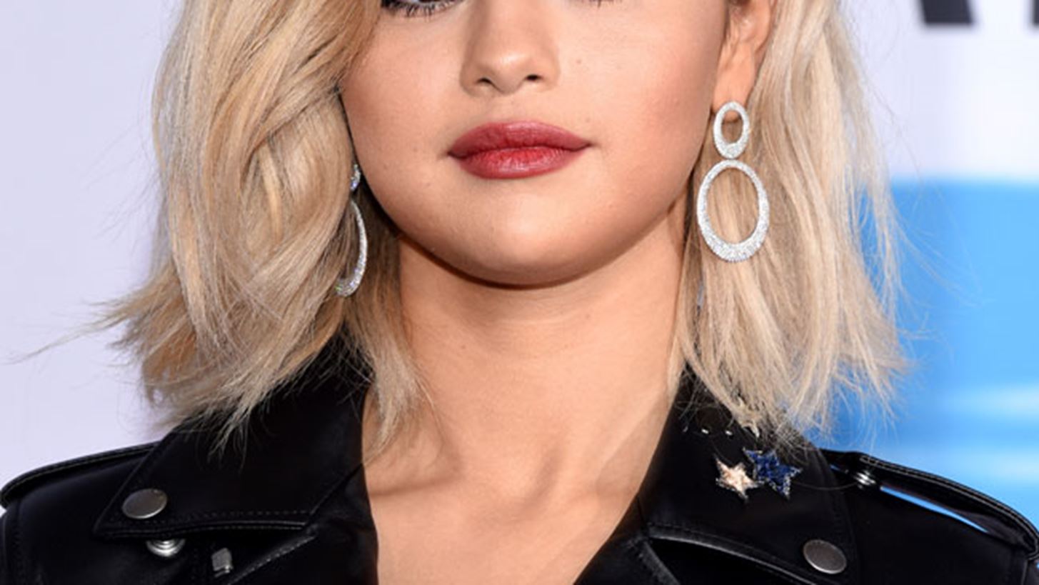 H Selena Gomez &#x3BC;&#x3B5; &#x3C4;&#x3BF; &#x3BA;&#x3BF;&#x3CD;&#x3C1;&#x3B5;&#x3BC;&#x3B1; &#x3C0;&#x3BF;&#x3C5; &#x3BF;&#x3BD;&#x3B5;&#x3B9;&#x3C1;&#x3B5;&#x3CD;&#x3B5;&#x3C3;&#x3B1;&#x3B9; &#x3BA;&#x3B1;&#x3B9;&#x3C1;&#x3CC; &#x3B1;&#x3BB;&#x3BB;&#x3AC; &#x3B4;&#x3B5;&#x3BD; &#x3C4;&#x3BF;&#x3BB;&#x3BC;&#x3AC;&#x3C2;!