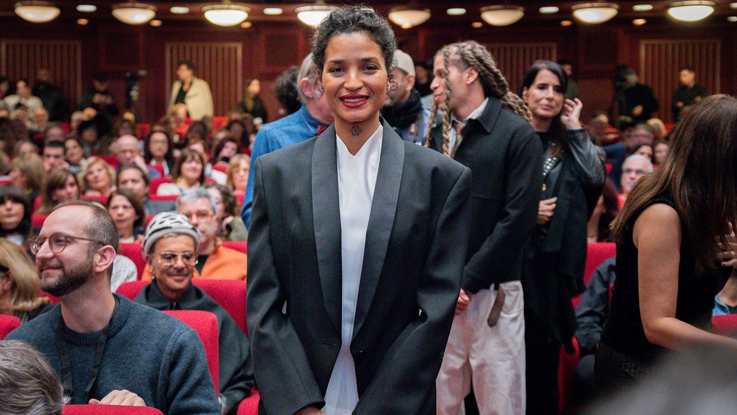 H Indya Moore &#x3BC;&#x3B5; &#x3C6;&#x3CC;&#x3C1;&#x3B5;&#x3BC;&#x3B1; &#x388;&#x3BB;&#x3BB;&#x3B7;&#x3BD;&#x3B1; &#x3C3;&#x3C7;&#x3B5;&#x3B4;&#x3B9;&#x3B1;&#x3C3;&#x3C4;&#x3AE; &#x3C3;&#x3C4;&#x3B7;&#x3BD; &#x3C4;&#x3B5;&#x3BB;&#x3B5;&#x3C4;&#x3AE; &#x3AD;&#x3BD;&#x3B1;&#x3C1;&#x3BE;&#x3B7;&#x3C2; &#x3C4;&#x3BF;&#x3C5; 66o&#x3C5; &#x3A6;&#x3B5;&#x3C3;&#x3C4;&#x3B9;&#x3B2;&#x3AC;&#x3BB; &#x39A;&#x3B9;&#x3BD;&#x3B7;&#x3BC;&#x3B1;&#x3C4;&#x3BF;&#x3B3;&#x3C1;&#x3AC;&#x3C6;&#x3BF;&#x3C5; &#x398;&#x3B5;&#x3C3;&#x3C3;&#x3B1;&#x3BB;&#x3BF;&#x3BD;&#x3AF;&#x3BA;&#x3B7;&#x3C2;