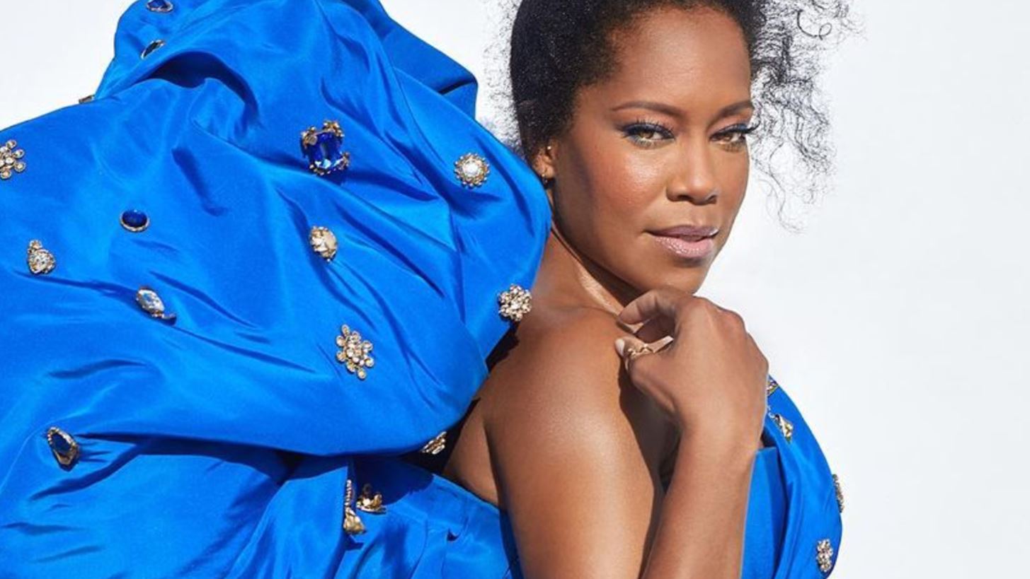 &#x397; Regina King &#x3B2;&#x3B3;&#x3AC;&#x3B6;&#x3B5;&#x3B9; &#x3C3;&#x3B5; &#x3B4;&#x3B7;&#x3BC;&#x3BF;&#x3C0;&#x3C1;&#x3B1;&#x3C3;&#x3AF;&#x3B1; &#x3C4;&#x3B1; Schiaparelli looks &#x3C0;&#x3BF;&#x3C5; &#x3C6;&#x3CC;&#x3C1;&#x3B5;&#x3C3;&#x3B5; &#x3C3;&#x3C4;&#x3B1; Emmy&#x27;s