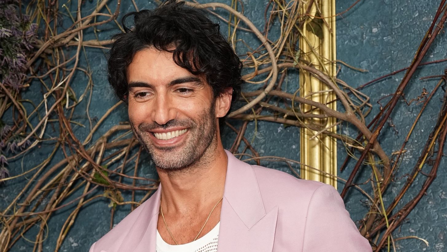 Justin Baldoni | &#x3A4;&#x3B1; &#x3BC;&#x3B7;&#x3BD;&#x3CD;&#x3BC;&#x3B1;&#x3C4;&#x3B1; &#x3C0;&#x3BF;&#x3C5; &#x3B1;&#x3BD;&#x3C4;&#x3AC;&#x3BB;&#x3BB;&#x3B1;&#x3BE;&#x3B5; &#x3BC;&#x3B5; &#x3C4;&#x3BF;&#x3BD; Ryan Reynolds &#x3C0;&#x3C1;&#x3B9;&#x3BD; &#x3B1;&#x3C0;&#x3CC; &#x3C4;&#x3B7;&#x3BD; &#x3BA;&#x3C5;&#x3BA;&#x3BB;&#x3BF;&#x3C6;&#x3BF;&#x3C1;&#x3AF;&#x3B1; &#x3C4;&#x3BF;&#x3C5; It ends with us