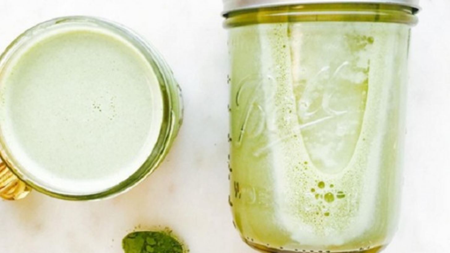 Τσάι και σκόνη μάτσα: Τι οφέλη έχει, πώς βοηθά υγεία και αδυνάτισμα