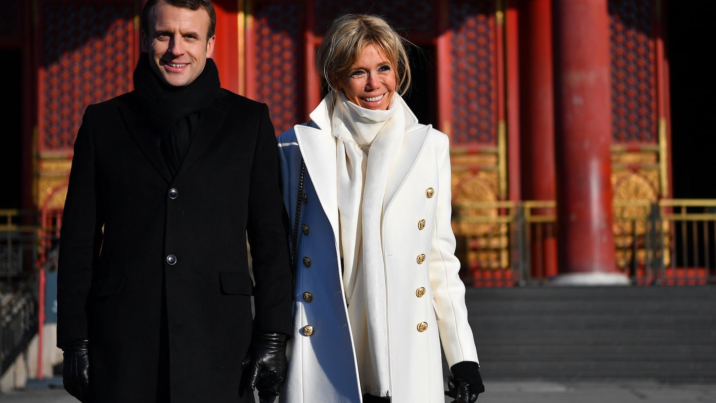 Brigitte Macron: &#x39F;&#x3B9; &#x3C5;&#x3C0;&#x3AD;&#x3C1;&#x3BF;&#x3C7;&#x3B5;&#x3C2; &#x3B5;&#x3BC;&#x3C6;&#x3B1;&#x3BD;&#x3AF;&#x3C3;&#x3B5;&#x3B9;&#x3C2; &#x3C4;&#x3B7;&#x3C2; &#x3C3;&#x3C4;&#x3B7;&#x3BD; &#x39A;&#x3AF;&#x3BD;&#x3B1;