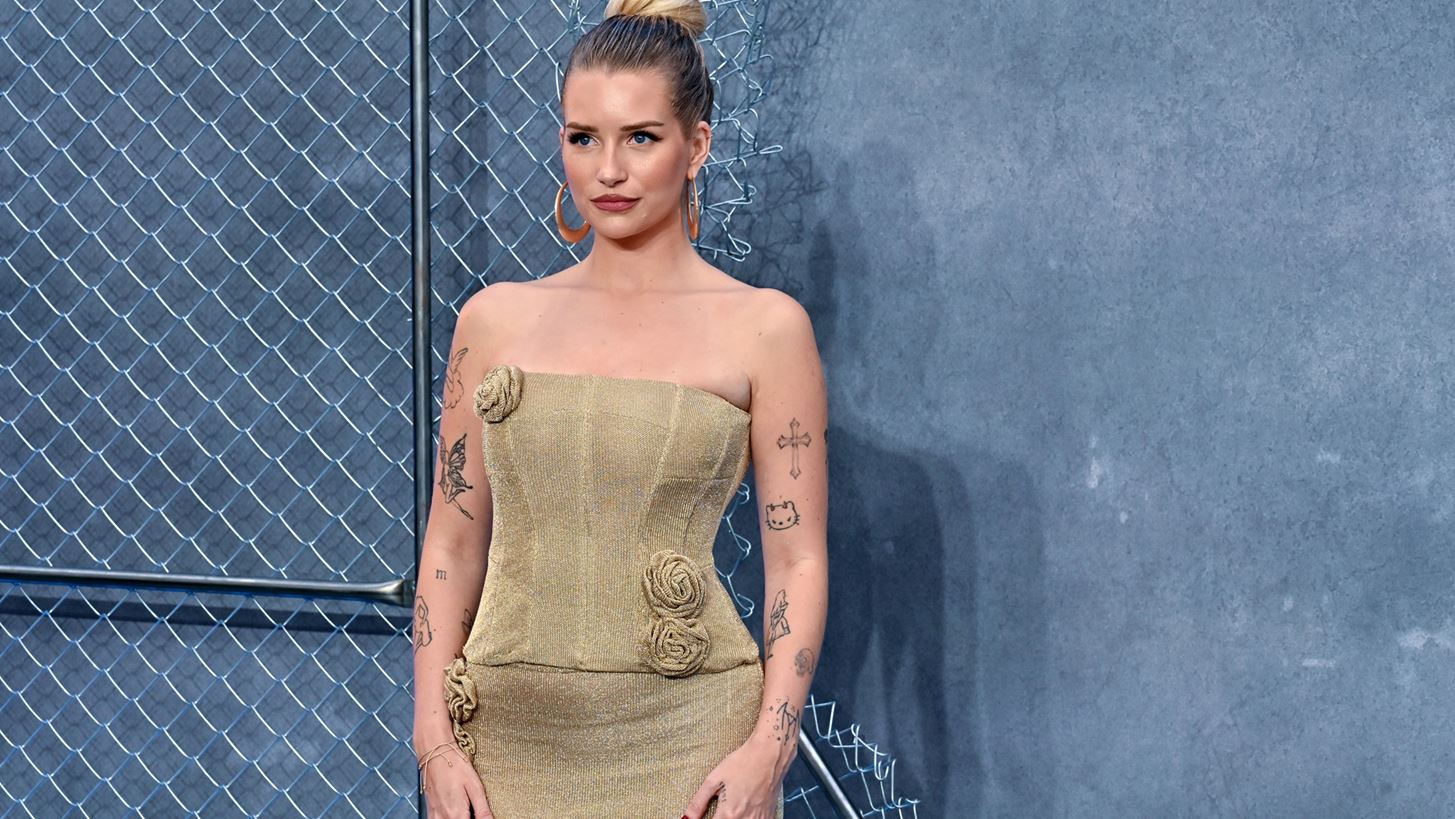 &#x397; &#x3BC;&#x3B9;&#x3BA;&#x3C1;&#x3AE; &#x3B1;&#x3B4;&#x3B5;&#x3BB;&#x3C6;&#x3AE; &#x3C4;&#x3B7;&#x3C2; Kate Moss &#x3C6;&#x3C9;&#x3C4;&#x3BF;&#x3B3;&#x3C1;&#x3B1;&#x3C6;&#x3AF;&#x3B6;&#x3B5;&#x3C4;&#x3B1;&#x3B9; &#x3C0;&#x3B9;&#x3BF; &#x3C3;&#x3AD;&#x3BE;&#x3B9; &#x3B1;&#x3C0;&#x3CC; &#x3C0;&#x3BF;&#x3C4;&#x3AD; &#x3BC;&#x3B5; naked &#x3C6;&#x3CC;&#x3C1;&#x3B5;&#x3BC;&#x3B1;