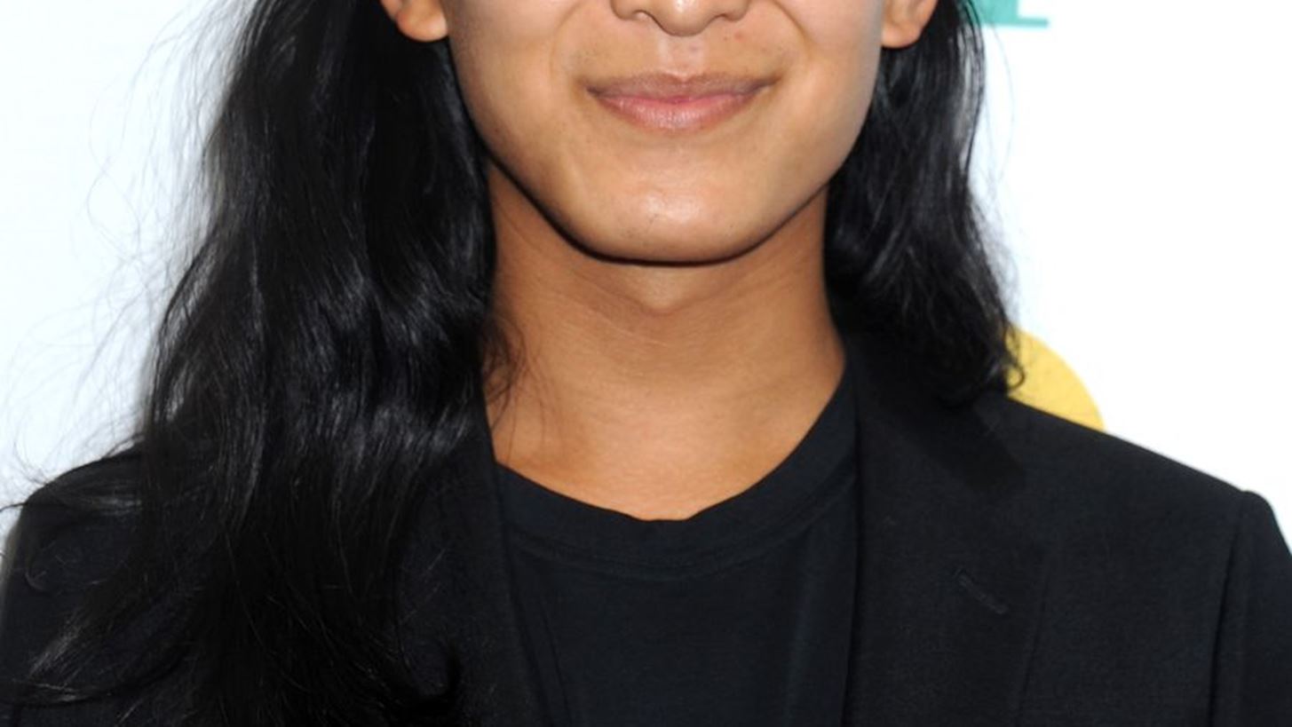 O Alexander Wang &#x3C0;&#x3C1;&#x3C9;&#x3C4;&#x3B1;&#x3B3;&#x3C9;&#x3BD;&#x3B9;&#x3C3;&#x3C4;&#x3B5;&#x3AF; &#x3C3;&#x3C4;&#x3BF; &#x3BD;&#x3AD;&#x3BF; &#x3C3;&#x3B5;&#x3BE;&#x3BF;&#x3C5;&#x3B1;&#x3BB;&#x3B9;&#x3BA;&#x3CC; &#x3C3;&#x3BA;&#x3AC;&#x3BD;&#x3B4;&#x3B1;&#x3BB;&#x3BF; &#x3C3;&#x3C4;&#x3BF; &#x3C7;&#x3CE;&#x3C1;&#x3BF; &#x3C4;&#x3B7;&#x3C2; &#x3BC;&#x3CC;&#x3B4;&#x3B1;&#x3C2;