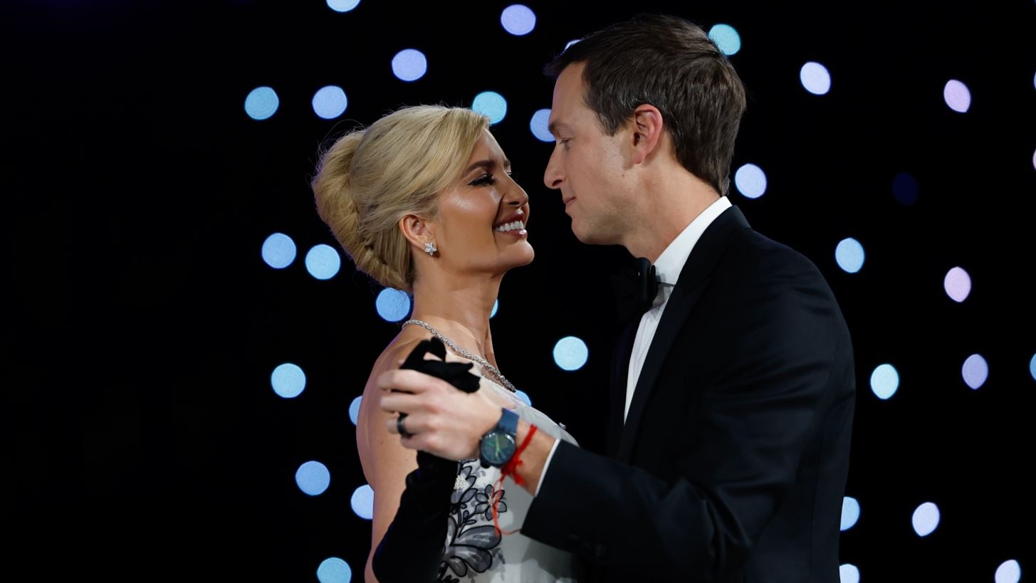 &#x397; Ivanka Trump &#x3BC;&#x3B5; archival &#x3B4;&#x3B7;&#x3BC;&#x3B9;&#x3BF;&#x3C5;&#x3C1;&#x3B3;&#x3AF;&#x3B1; &#x3C5;&#x3C8;&#x3B7;&#x3BB;&#x3AE;&#x3C2; &#x3C1;&#x3B1;&#x3C0;&#x3C4;&#x3B9;&#x3BA;&#x3AE;&#x3C2; &#x3C4;&#x3BF;&#x3C5; &#x3BF;&#x3AF;&#x3BA;&#x3BF;&#x3C5; Givenchy &#x3C3;&#x3C4;&#x3BF; Inauguration Night Ball