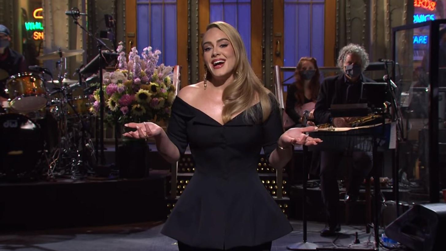 Η αντίδραση της Adele όταν δημοσιογράφος παραδέχθηκε ότι δεν έχει ακούσει το καινούριο της άλμπουμ