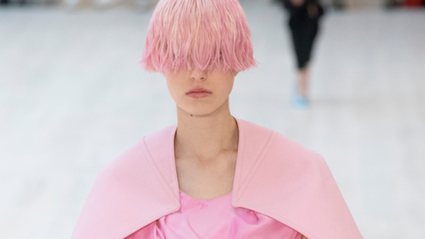 &#x39F;&#x3B9; &#x3C0;&#x3B9;&#x3BF; &#x3B1;&#x3BD;&#x3B1;&#x3C4;&#x3C1;&#x3B5;&#x3C0;&#x3C4;&#x3B9;&#x3BA;&#x3AD;&#x3C2; beauty &#x3C4;&#x3AC;&#x3C3;&#x3B5;&#x3B9;&#x3C2; &#x3B1;&#x3C0;&#x3CC; &#x3C4;&#x3B7;&#x3BD; Paris Fashion Week SS22