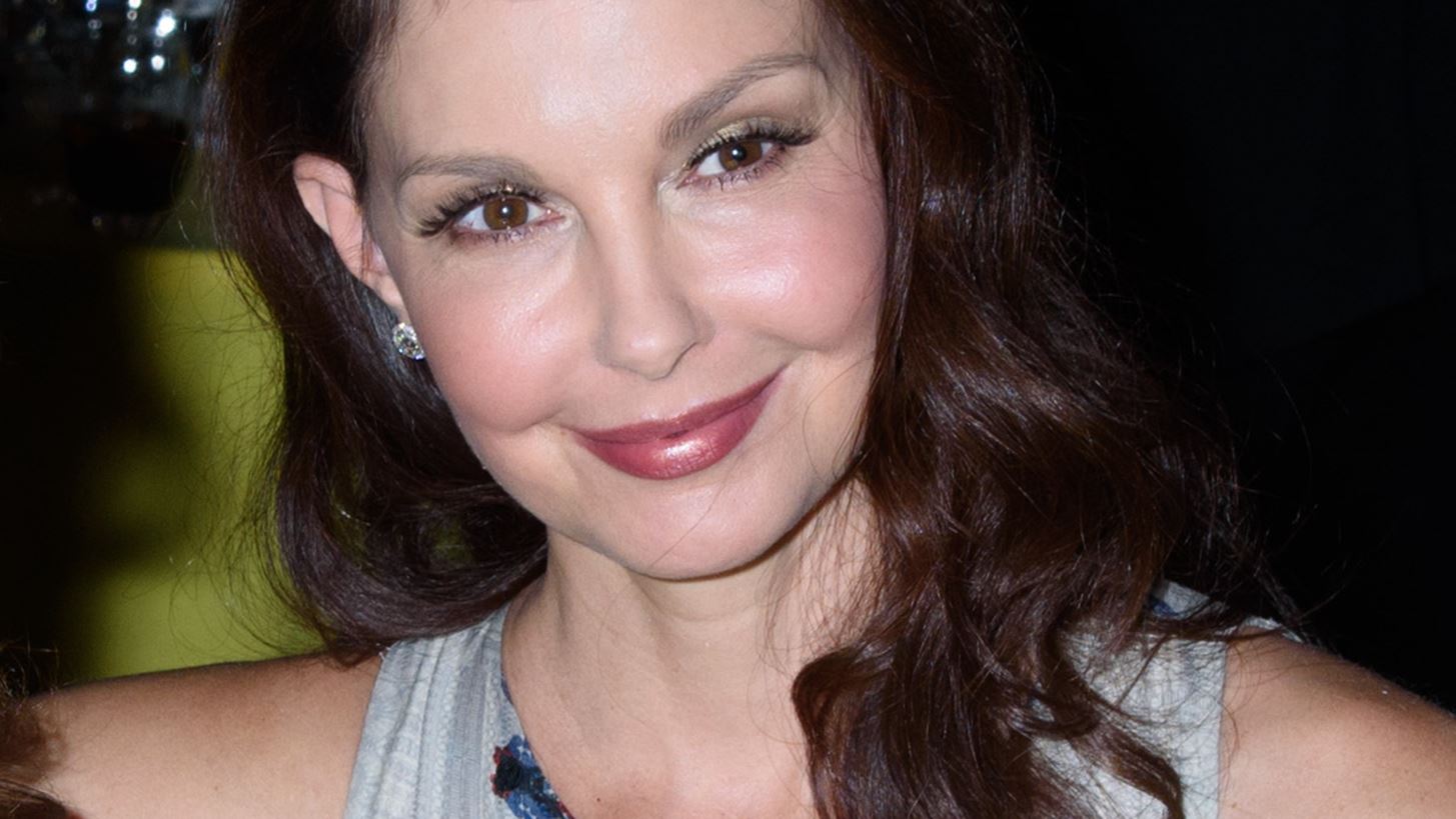 &#x397; Ashley Judd &#x3B5;&#x3BE;&#x3B7;&#x3B3;&#x3B5;&#x3AF; &#x3C0;&#x3CE;&#x3C2; &#x3B7; &#x3C3;&#x3C5;&#x3BD;&#x3AC;&#x3BD;&#x3C4;&#x3B7;&#x3C3;&#x3B7; &#x3BC;&#x3B5; &#x3C4;&#x3BF;&#x3BD; &#x3AC;&#x3BD;&#x3B8;&#x3C1;&#x3C9;&#x3C0;&#x3BF; &#x3C0;&#x3BF;&#x3C5; &#x3C4;&#x3B7; &#x3B2;&#x3AF;&#x3B1;&#x3C3;&#x3B5; &#x3BB;&#x3B5;&#x3B9;&#x3C4;&#x3BF;&#x3CD;&#x3C1;&#x3B3;&#x3B7;&#x3C3;&#x3B5; &#x3BB;&#x3C5;&#x3C4;&#x3C1;&#x3C9;&#x3C4;&#x3B9;&#x3BA;&#x3AC; &#x3B3;&#x3B9;&#x3B1; &#x3C4;&#x3B7; &#x3C8;&#x3C5;&#x3C7;&#x3AE; &#x3C4;&#x3B7;&#x3C2;