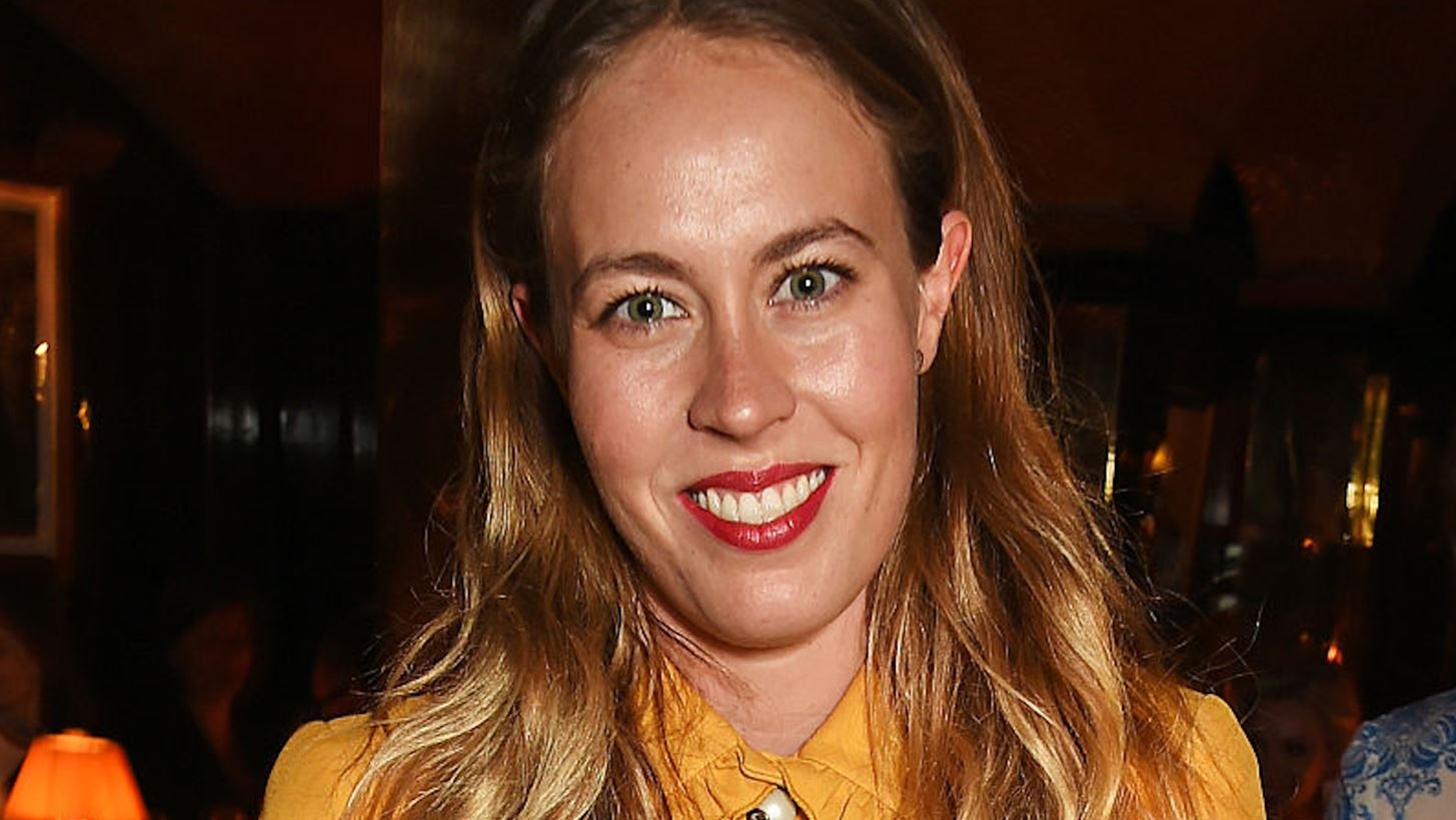 Nina Flohr | &#x397; &#x3BC;&#x3C5;&#x3C3;&#x3C4;&#x3B7;&#x3C1;&#x3B9;&#x3CE;&#x3B4;&#x3B7;&#x3C2; &#x3B1;&#x3C0;&#x3CC;&#x3B4;&#x3C1;&#x3B1;&#x3C3;&#x3B7; &#x3C3;&#x3B5; &#x3C0;&#x3B1;&#x3C1;&#x3B1;&#x3BC;&#x3C5;&#x3B8;&#x3AD;&#x3BD;&#x3B9;&#x3BF; &#x3C6;&#x3B8;&#x3B9;&#x3BD;&#x3BF;&#x3C0;&#x3C9;&#x3C1;&#x3B9;&#x3BD;&#x3CC; &#x3C3;&#x3BA;&#x3B7;&#x3BD;&#x3B9;&#x3BA;&#x3CC;