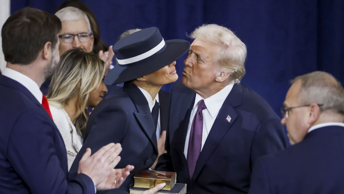 &#x397; &#x3B5;&#x3BC;&#x3C6;&#x3AC;&#x3BD;&#x3B9;&#x3C3;&#x3B7; &#x3C4;&#x3B7;&#x3C2; Melania Trump &#x3C3;&#x3C4;&#x3B7;&#x3BD; &#x3BF;&#x3C1;&#x3BA;&#x3C9;&#x3BC;&#x3BF;&#x3C3;&#x3AF;&#x3B1; Donald Trump | &#x3A4;&#x3B1; memes &#x3C3;&#x3C4;&#x3BF; Twitter &#x3B3;&#x3B9;&#x3B1; &#x3C4;&#x3BF; &#x3BA;&#x3B1;&#x3C0;&#x3AD;&#x3BB;&#x3BF; &#x3C4;&#x3B7;&#x3C2; &#x3C0;&#x3C1;&#x3CE;&#x3C4;&#x3B7;&#x3C2; &#x3BA;&#x3C5;&#x3C1;&#x3AF;&#x3B1;&#x3C2;