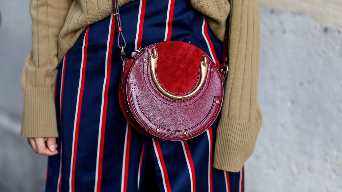 Circle bags: &#x393;&#x3B9;&#x3B1;&#x3C4;&#x3AF; &#x3BF;&#x3B9; &#x3C3;&#x3C4;&#x3C1;&#x3BF;&#x3B3;&#x3B3;&#x3C5;&#x3BB;&#x3AD;&#x3C2; &#x3C4;&#x3C3;&#x3AC;&#x3BD;&#x3C4;&#x3B5;&#x3C2; &#x3B5;&#x3AF;&#x3BD;&#x3B1;&#x3B9; &#x3C4;&#x3BF; &#x3B5;&#x3C0;&#x3CC;&#x3BC;&#x3B5;&#x3BD;&#x3BF; must-have