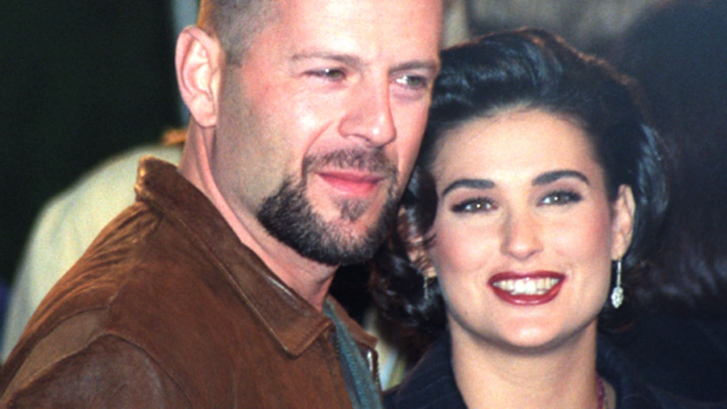 Demi Moore | H &#x3C6;&#x3C9;&#x3C4;&#x3BF;&#x3B3;&#x3C1;&#x3B1;&#x3C6;&#x3AF;&#x3B1; &#x3B1;&#x3C0;&#x3CC; &#x3C4;&#x3B9;&#x3C2; &#x39A;&#x3AC;&#x3BD;&#x3BD;&#x3B5;&#x3C2; &#x3BC;&#x3B5; &#x3C4;&#x3BF;&#x3BD; Bruce Willis