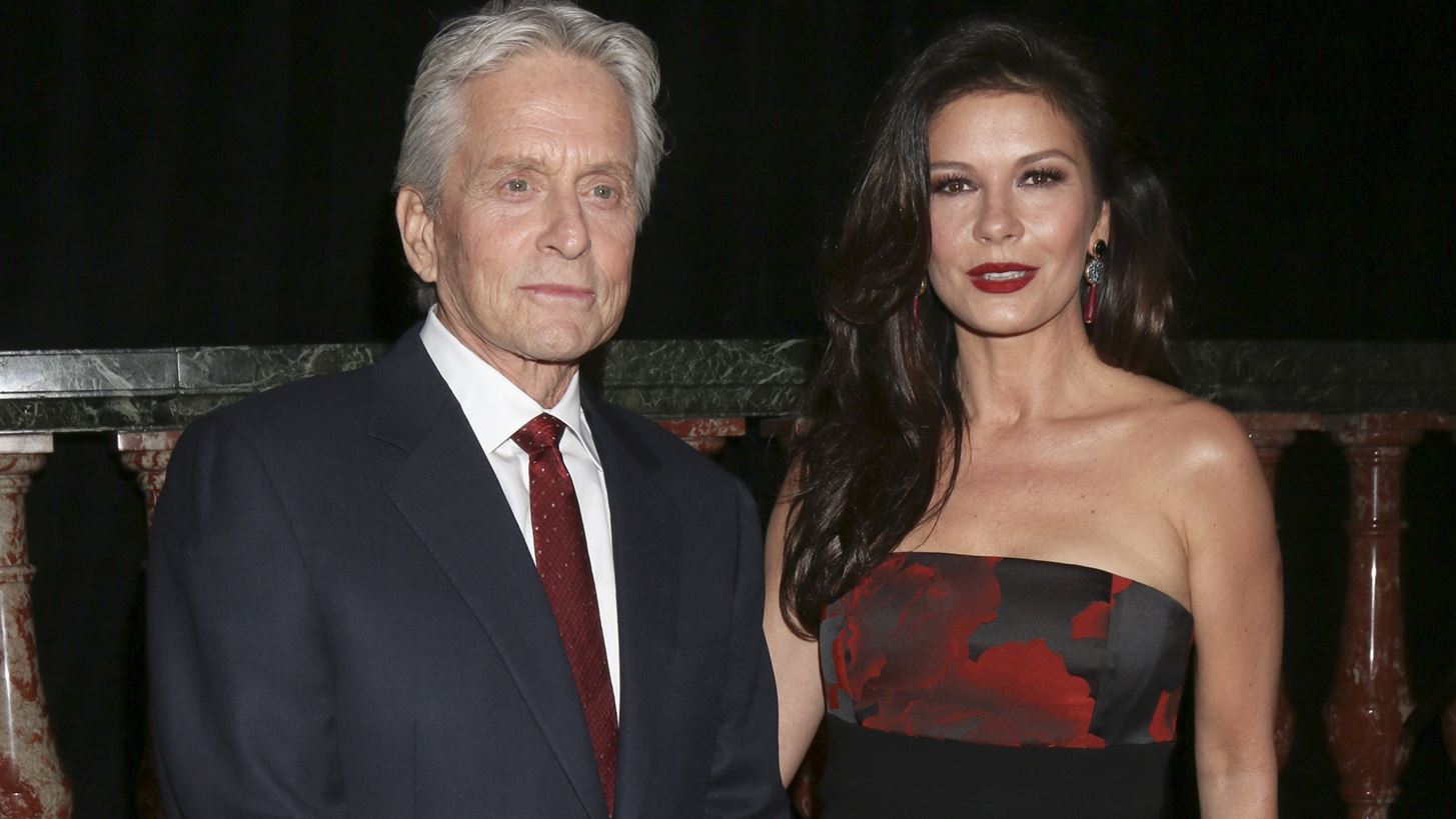 Catherine Zeta - Jones &amp; Michael Douglas | &#x388;&#x3C7;&#x3BF;&#x3C5;&#x3BD; &#x3B3;&#x3B5;&#x3BD;&#x3AD;&#x3B8;&#x3BB;&#x3B9;&#x3B1; &#x3C4;&#x3B7;&#x3BD; &#x3AF;&#x3B4;&#x3B9;&#x3B1; &#x3B7;&#x3BC;&#x3AD;&#x3C1;&#x3B1;