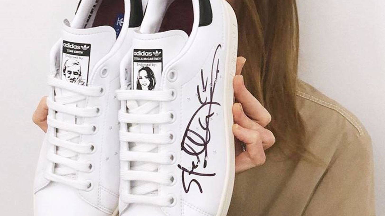 H Stella McCartney &#x3C3;&#x3C7;&#x3B5;&#x3B4;&#x3B9;&#x3AC;&#x3B6;&#x3B5;&#x3B9; &#x3C4;&#x3B1; &#x3C0;&#x3C1;&#x3CE;&#x3C4;&#x3B1; vegetarian leather Stan Smiths