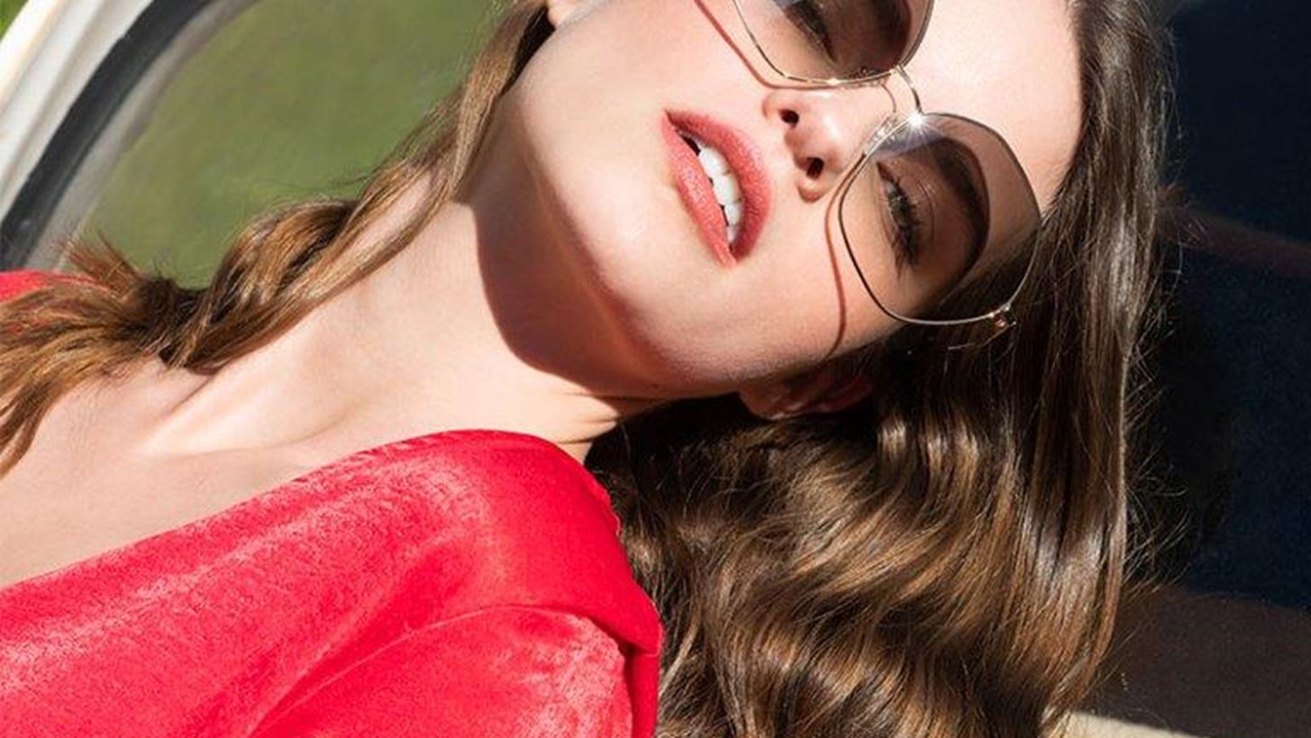 H &#x3BD;&#x3AD;&#x3B1; &#x3C3;&#x3C5;&#x3BB;&#x3BB;&#x3BF;&#x3B3;&#x3AE; &#x3B3;&#x3C5;&#x3B1;&#x3BB;&#x3B9;&#x3CE;&#x3BD; &#x3B7;&#x3BB;&#x3AF;&#x3BF;&#x3C5; &#x3C4;&#x3BF;&#x3C5; brand Rebecca Blu &#x3B5;&#x3AF;&#x3BD;&#x3B1;&#x3B9; must have &#x3B3;&#x3B9;&#x3B1; &#x3C4;&#x3B7; &#x3C3;&#x3CD;&#x3B3;&#x3C7;&#x3C1;&#x3BF;&#x3BD;&#x3B7; &#x3B3;&#x3C5;&#x3BD;&#x3B1;&#x3AF;&#x3BA;&#x3B1;