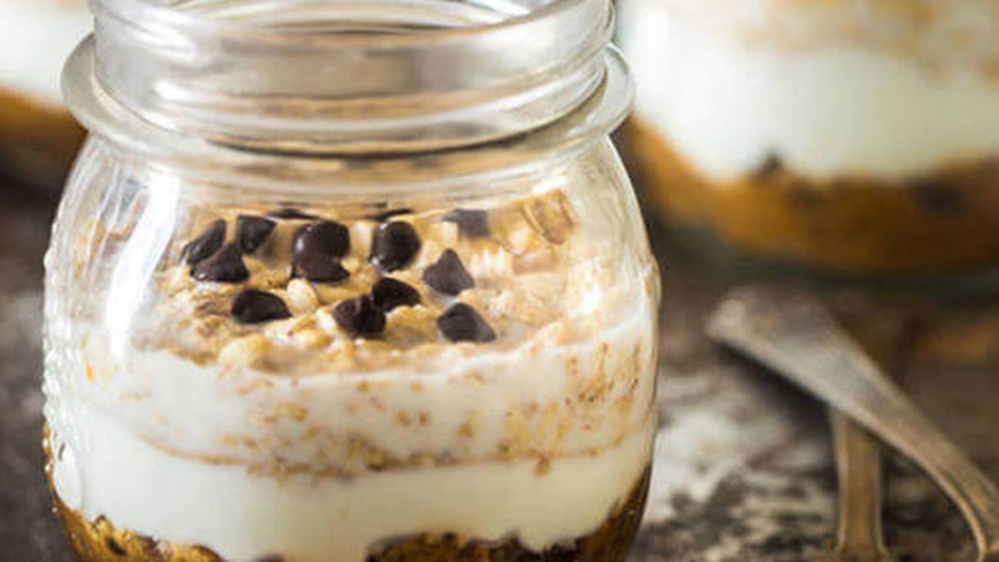 Συνταγή για βρώμη με φυστικοβούτυρο και γιαούρτι σαν μπισκοτένιο γλυκό