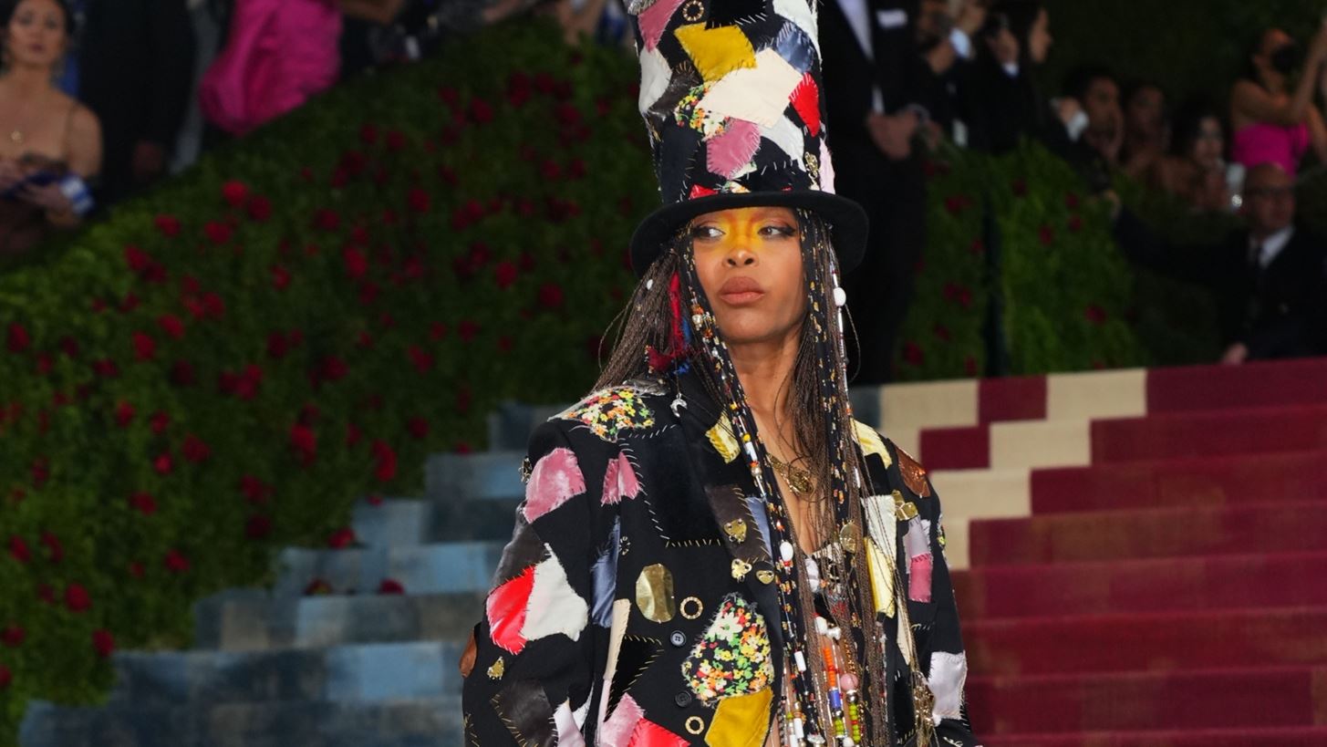Erykah Badu | &#x3A0;&#x3BF;&#x3B9;&#x3B1; &#x3B5;&#x3AF;&#x3BD;&#x3B1;&#x3B9; &#x3B7; &#x3BA;&#x3B1;&#x3BB;&#x3BB;&#x3B9;&#x3C4;&#x3AD;&#x3C7;&#x3BD;&#x3B9;&#x3B4;&#x3B1; &#x3C0;&#x3BF;&#x3C5; &#x3BA;&#x3AD;&#x3C1;&#x3B4;&#x3B9;&#x3C3;&#x3B5; &#x3C4;&#x3BF; &#x3B2;&#x3C1;&#x3B1;&#x3B2;&#x3B5;&#x3AF;&#x3BF; &quot;Style Icon&quot; &#x3C3;&#x3C4;&#x3B1; CFDA awards