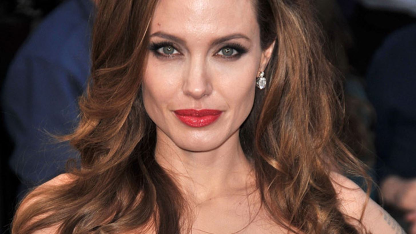 Angelina Jolie: &#x391;&#x3C5;&#x3C4;&#x3CC; &#x3B5;&#x3AF;&#x3BD;&#x3B1;&#x3B9; &#x3C4;&#x3BF; &#x3BD;&#x3AD;&#x3BF; &#x3C4;&#x3B7;&#x3C2; &#x3C3;&#x3C0;&#x3AF;&#x3C4;&#x3B9; (&#x3B2;&#x3AF;&#x3BD;&#x3C4;&#x3B5;&#x3BF;)