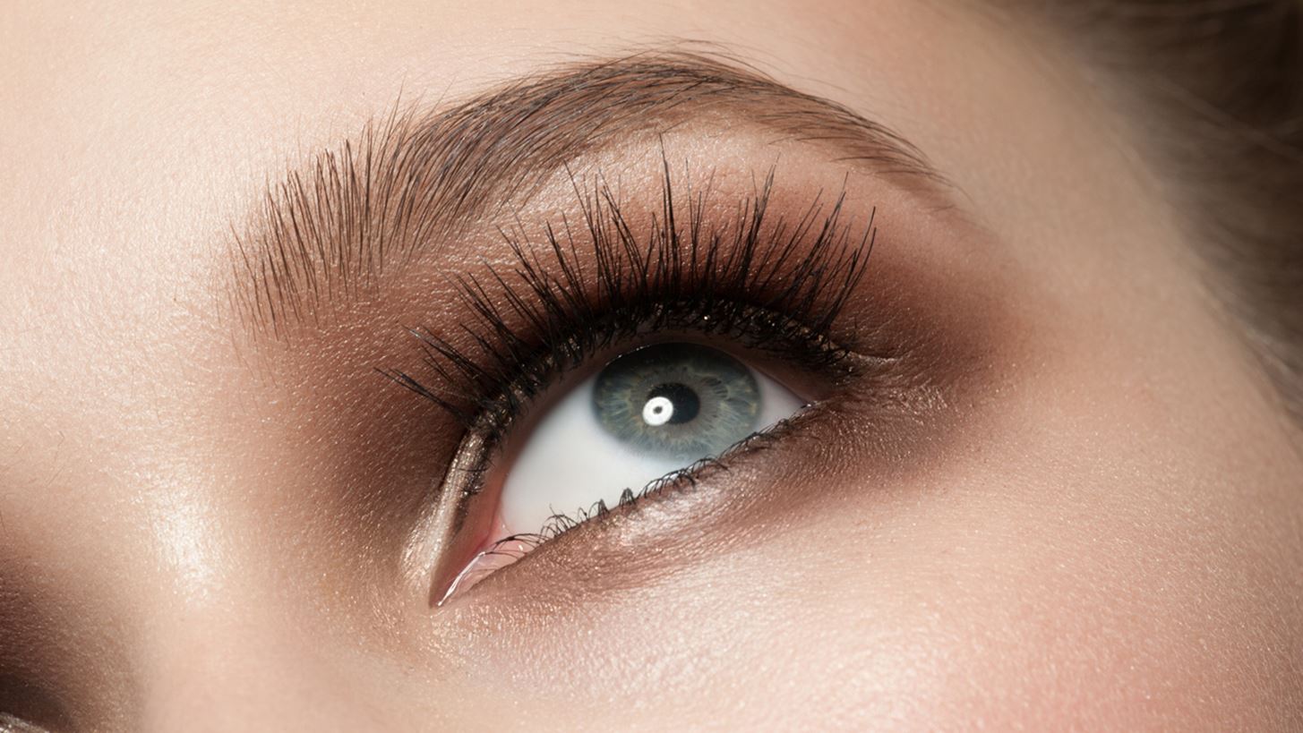 &#x397; mascara &#x3C0;&#x3BF;&#x3C5; &#x3C7;&#x3B1;&#x3C1;&#x3AF;&#x3B6;&#x3B5;&#x3B9; &#x3C4;&#x3BF; &#x3C0;&#x3B9;&#x3BF; &#x3B5;&#x3BD;&#x3C4;&#x3C5;&#x3C0;&#x3C9;&#x3C3;&#x3B9;&#x3B1;&#x3BA;&#x3CC;, voluminous &#x3B1;&#x3C0;&#x3BF;&#x3C4;&#x3AD;&#x3BB;&#x3B5;&#x3C3;&#x3BC;&#x3B1; &#x3C3;&#x3C4;&#x3B9;&#x3C2; &#x3B2;&#x3BB;&#x3B5;&#x3C6;&#x3B1;&#x3C1;&#x3AF;&#x3B4;&#x3B5;&#x3C2;