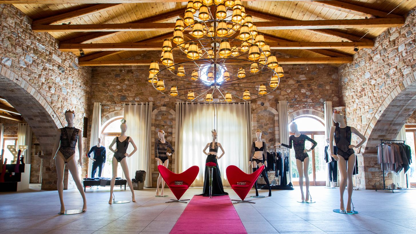 &#x3A0;&#x3BF;&#x3BB;&#x3C5;&#x3C4;&#x3AD;&#x3BB;&#x3B5;&#x3B9;&#x3B1;, &#x3AC;&#x3BD;&#x3B5;&#x3C3;&#x3B7; &#x3BA;&#x3B1;&#x3B9; &#x3BB;&#x3AC;&#x3BC;&#x3C8;&#x3B7; &#x3C3;&#x3C4;&#x3B9;&#x3C2; &#x3C9;&#x3C1;&#x3B1;&#x3B9;&#x3CC;&#x3C4;&#x3B5;&#x3C1;&#x3B5;&#x3C2; &#x3B1;&#x3B3;&#x3BF;&#x3C1;&#x3AD;&#x3C2; &#x3C4;&#x3B7;&#x3C2; &#x3C3;&#x3B5;&#x3B6;&#x3CC;&#x3BD;