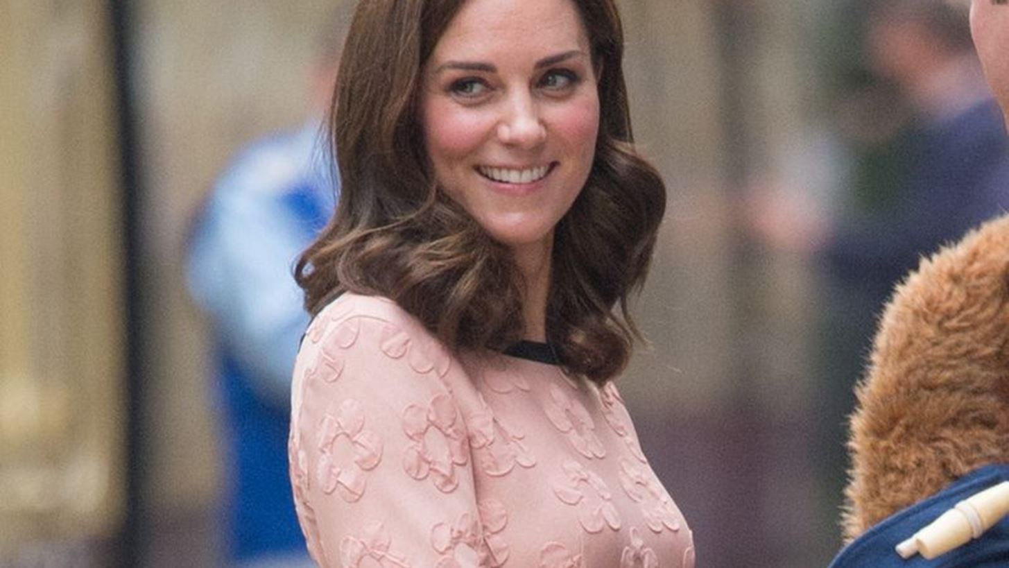 &#x393;&#x3B9;&#x3B1;&#x3C4;&#x3AF; &#x3B7; Kate Middleton &#x3B4;&#x3B5;&#x3BD; &#x3AD;&#x3C7;&#x3B5;&#x3B9; &#x3C0;&#x3BF;&#x3C4;&#x3AD; &#x3B2;&#x3B1;&#x3BC;&#x3BC;&#x3AD;&#x3BD;&#x3B1; &#x3BD;&#x3CD;&#x3C7;&#x3B9;&#x3B1;;