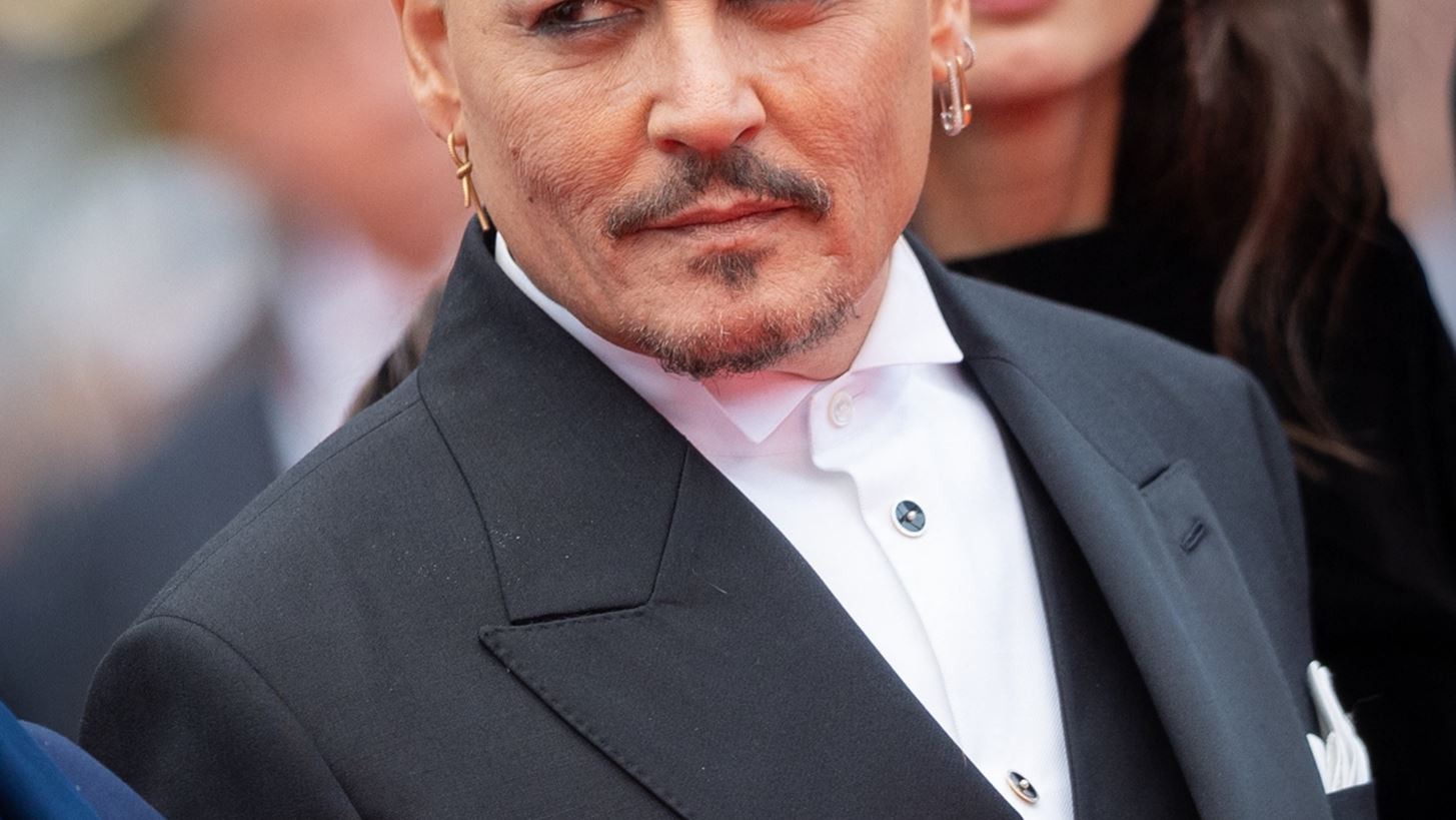 Johnny Depp | &#x3A3;&#x3B5; &#x3C3;&#x3C7;&#x3AD;&#x3C3;&#x3B7; &#x3BC;&#x3B5; 28&#x3C7;&#x3C1;&#x3BF;&#x3BD;&#x3BF; &#x3BC;&#x3BF;&#x3BD;&#x3C4;&#x3AD;&#x3BB;&#x3BF; - &#x3A0;&#x3BF;&#x3B9;&#x3B1; &#x3B5;&#x3AF;&#x3BD;&#x3B1;&#x3B9; &#x3B7; &#x3B3;&#x3C5;&#x3BD;&#x3B1;&#x3AF;&#x3BA;&#x3B1; &#x3C0;&#x3BF;&#x3C5; &#x3C6;&#x3B7;&#x3BC;&#x3BF;&#x3BB;&#x3BF;&#x3B3;&#x3B5;&#x3AF;&#x3C4;&#x3B1;&#x3B9; &#x3CC;&#x3C4;&#x3B9; &#x3C4;&#x3BF;&#x3C5; &quot;&#x3AD;&#x3BA;&#x3BB;&#x3B5;&#x3C8;&#x3B5;&quot; &#x3C4;&#x3B7;&#x3BD; &#x3BA;&#x3B1;&#x3C1;&#x3B4;&#x3B9;&#x3AC;