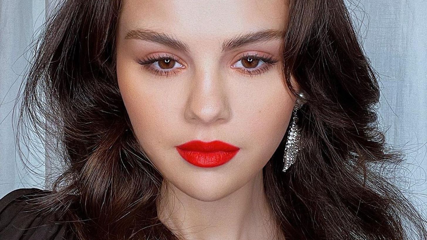 Selena Gomez | &#x3A6;&#x3CC;&#x3C1;&#x3B5;&#x3C3;&#x3B5; &#x3BA;&#x3CC;&#x3BA;&#x3BA;&#x3B9;&#x3BD;&#x3BF; &#x3BA;&#x3C1;&#x3B1;&#x3B3;&#x3B9;&#x3CC;&#x3BD; &#x3BA;&#x3B1;&#x3B9; &#x3B8;&#x3AD;&#x3BB;&#x3BF;&#x3C5;&#x3BC;&#x3B5; &#x3BD;&#x3B1; &#x3C4;&#x3BF; &#x3B1;&#x3BD;&#x3C4;&#x3B9;&#x3B3;&#x3C1;&#x3AC;&#x3C8;&#x3BF;&#x3C5;&#x3BC;&#x3B5; asap