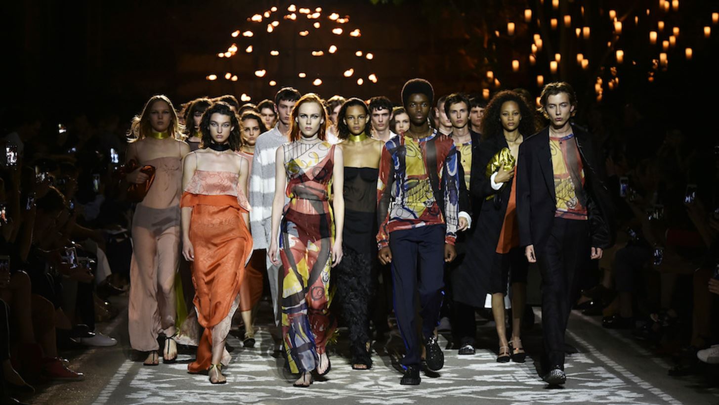 HUGO: &#x397; &#x3B4;&#x3C5;&#x3BD;&#x3B1;&#x3BC;&#x3B9;&#x3BA;&#x3AE; &#x3B5;&#x3C0;&#x3B9;&#x3C3;&#x3C4;&#x3C1;&#x3BF;&#x3C6;&#x3AE; &#x3C3;&#x3C4;&#x3BF; Pitti Uomo 92