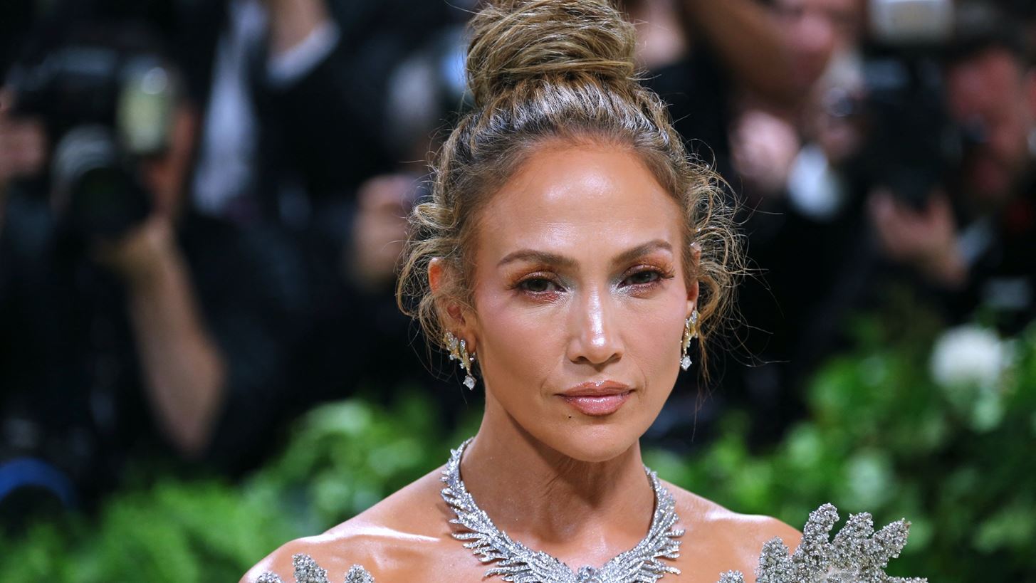&#x397; Jennifer Lopez &#x3C3;&#x3B5; &#x3C3;&#x3BA;&#x3AC;&#x3C6;&#x3BF;&#x3C2; &#x3BC;&#x3B5; &#x3C4;&#x3BF; &#x3BF;&#x3BB;&#x3CC;&#x3C3;&#x3C9;&#x3BC;&#x3BF; &#x3BC;&#x3B1;&#x3B3;&#x3B9;&#x3CC; &#x3C0;&#x3BF;&#x3C5; &#x3B1;&#x3B3;&#x3B1;&#x3C0;&#x3BF;&#x3CD;&#x3BD; &#x3CC;&#x3BB;&#x3B5;&#x3C2; &#x3BF;&#x3B9; celebrities