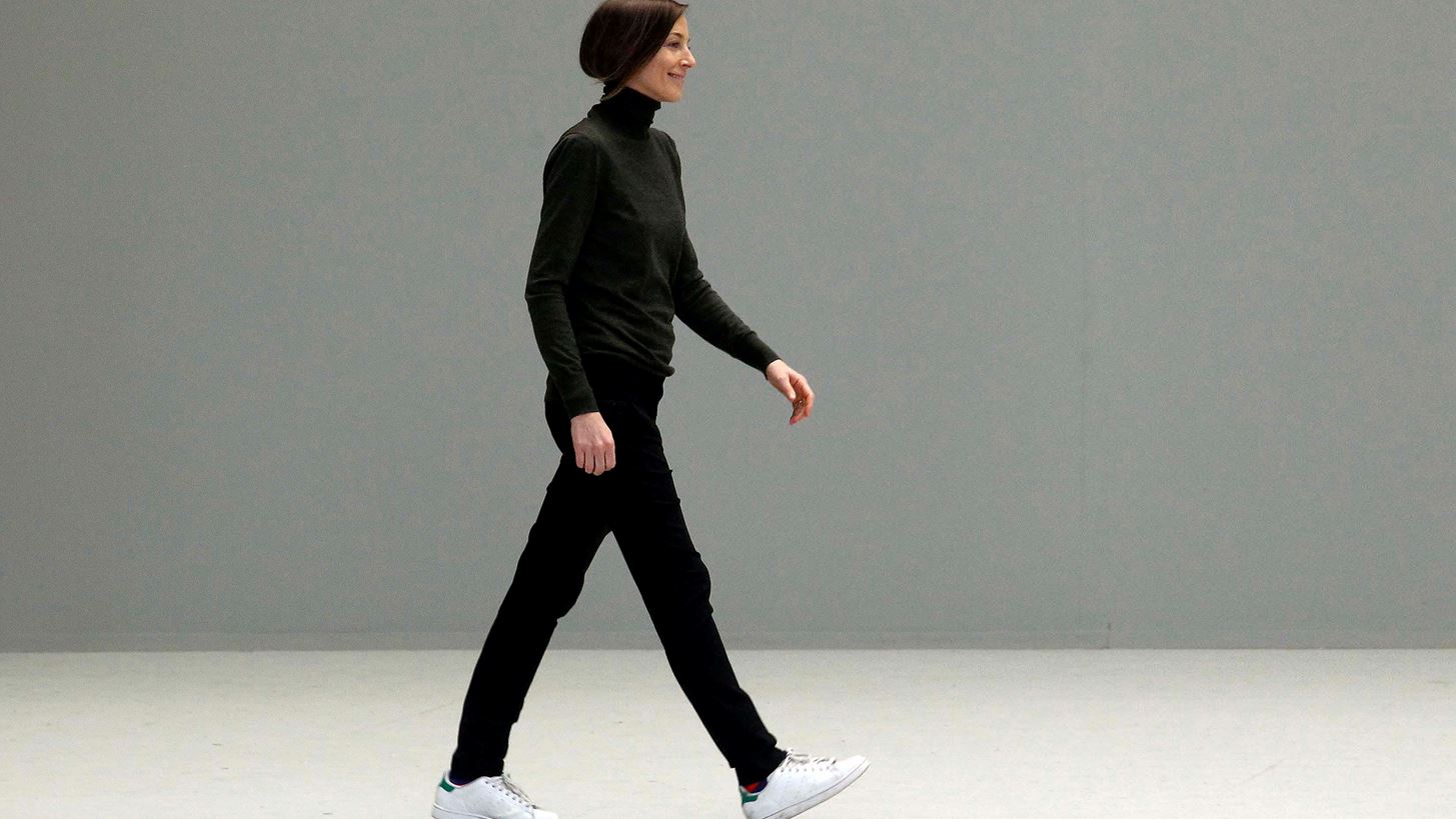 Phoebe Philo | &#x395;&#x3C0;&#x3B9;&#x3C3;&#x3C4;&#x3C1;&#x3AD;&#x3C6;&#x3B5;&#x3B9; &#x3C3;&#x3C4;&#x3BF; &#x3C7;&#x3CE;&#x3C1;&#x3BF; &#x3C4;&#x3B7;&#x3C2; &#x3BC;&#x3CC;&#x3B4;&#x3B1;&#x3C2; &#x3BC;&#x3B5; &#x3B4;&#x3B9;&#x3BA;&#x3CC; &#x3C4;&#x3B7;&#x3C2; brand