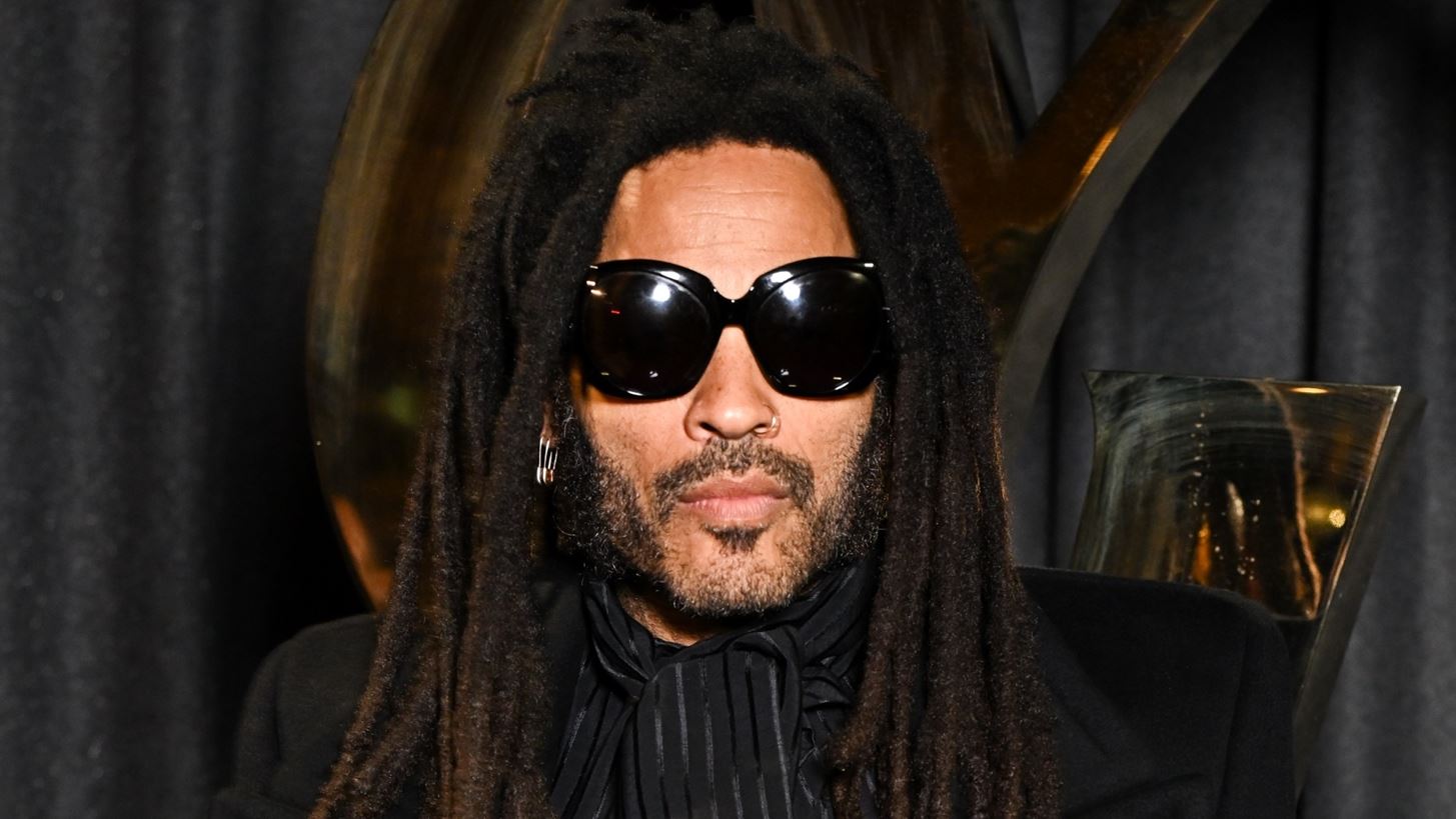 Lenny Kravitz | &#x3A3;&#x3C4;&#x3BF; &#x3C3;&#x3C0;&#x3AF;&#x3C4;&#x3B9; &#x3C4;&#x3BF;&#x3C5; &#x3C3;&#x3C4;&#x3BF; &#x3A0;&#x3B1;&#x3C1;&#x3AF;&#x3C3;&#x3B9; &#x3AD;&#x3C7;&#x3B5;&#x3B9; &#x3AD;&#x3BD;&#x3B1; &#x3BF;&#x3BB;&#x3CC;&#x3BA;&#x3BB;&#x3B7;&#x3C1;&#x3BF; &#x3B4;&#x3C9;&#x3BC;&#x3AC;&#x3C4;&#x3B9;&#x3BF; &#x3B1;&#x3C6;&#x3B9;&#x3B5;&#x3C1;&#x3C9;&#x3BC;&#x3AD;&#x3BD;&#x3BF; &#x3C3;&#x3B5; &#x3BC;&#x3AF;&#x3B1; &#x3B3;&#x3C5;&#x3BD;&#x3B1;&#x3AF;&#x3BA;&#x3B1;