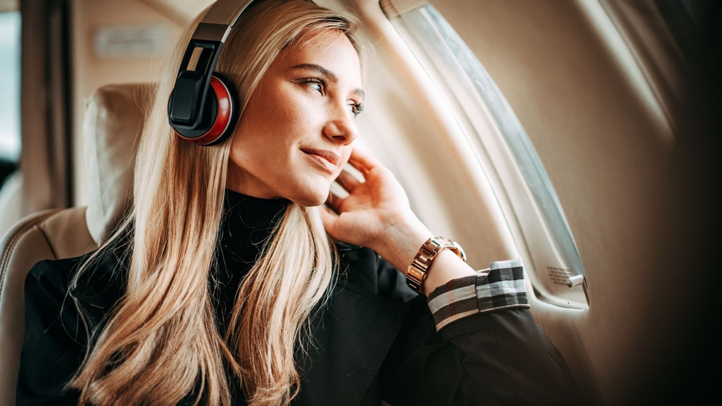 Flight mode | 3 SOS skincare tips &#x3B3;&#x3B9;&#x3B1; &#x3BD;&#x3B1; &#x3B5;&#x3AF;&#x3C3;&#x3B1;&#x3B9; &#x3C0;&#x3AC;&#x3BD;&#x3C4;&#x3BF;&#x3C4;&#x3B5; &#x3B5;&#x3BD;&#x3C5;&#x3B4;&#x3B1;&#x3C4;&#x3C9;&#x3BC;&#x3AD;&#x3BD;&#x3B7; &#x3B5;&#x3BD; &#x3CE;&#x3C1;&#x3B1; &#x3C0;&#x3C4;&#x3AE;&#x3C3;&#x3B7;&#x3C2;