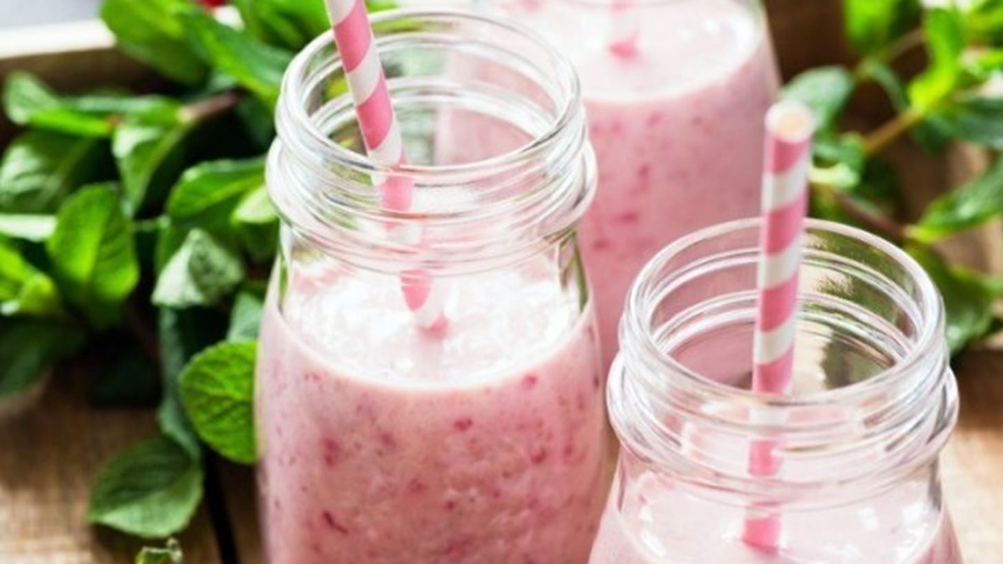 Απίθανο smoothie με βρώμη και φράουλα χωρίς λιπαρά