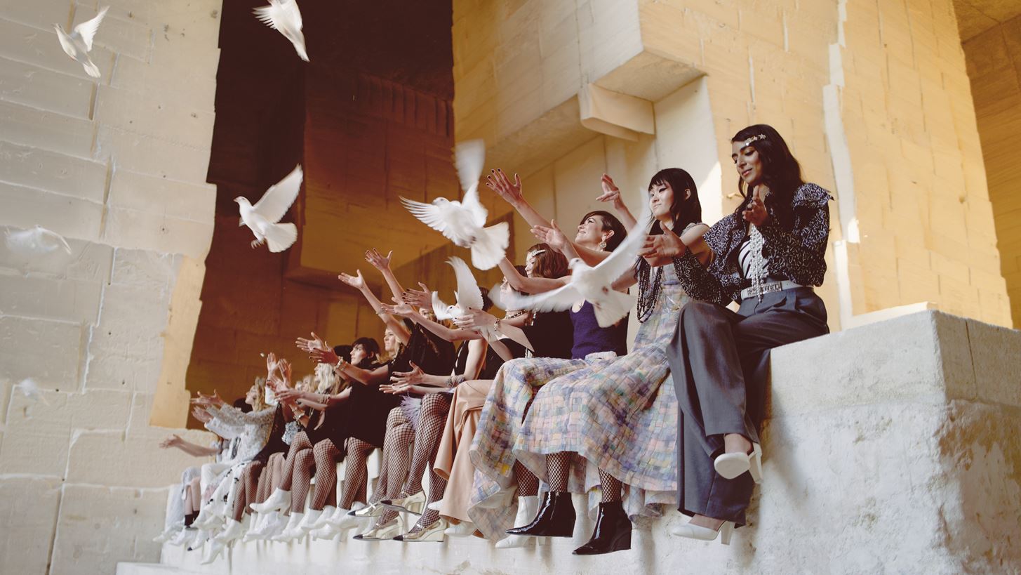 Chanel Cruise 2021/22 | &#x39C;&#x3B9;&#x3B1; &#x3C9;&#x3B4;&#x3AE; &#x3C3;&#x3C4;&#x3B7;&#x3BD; Coco &#x3BA;&#x3B1;&#x3B9; &#x3C4;&#x3BF;&#x3BD; Cocteau