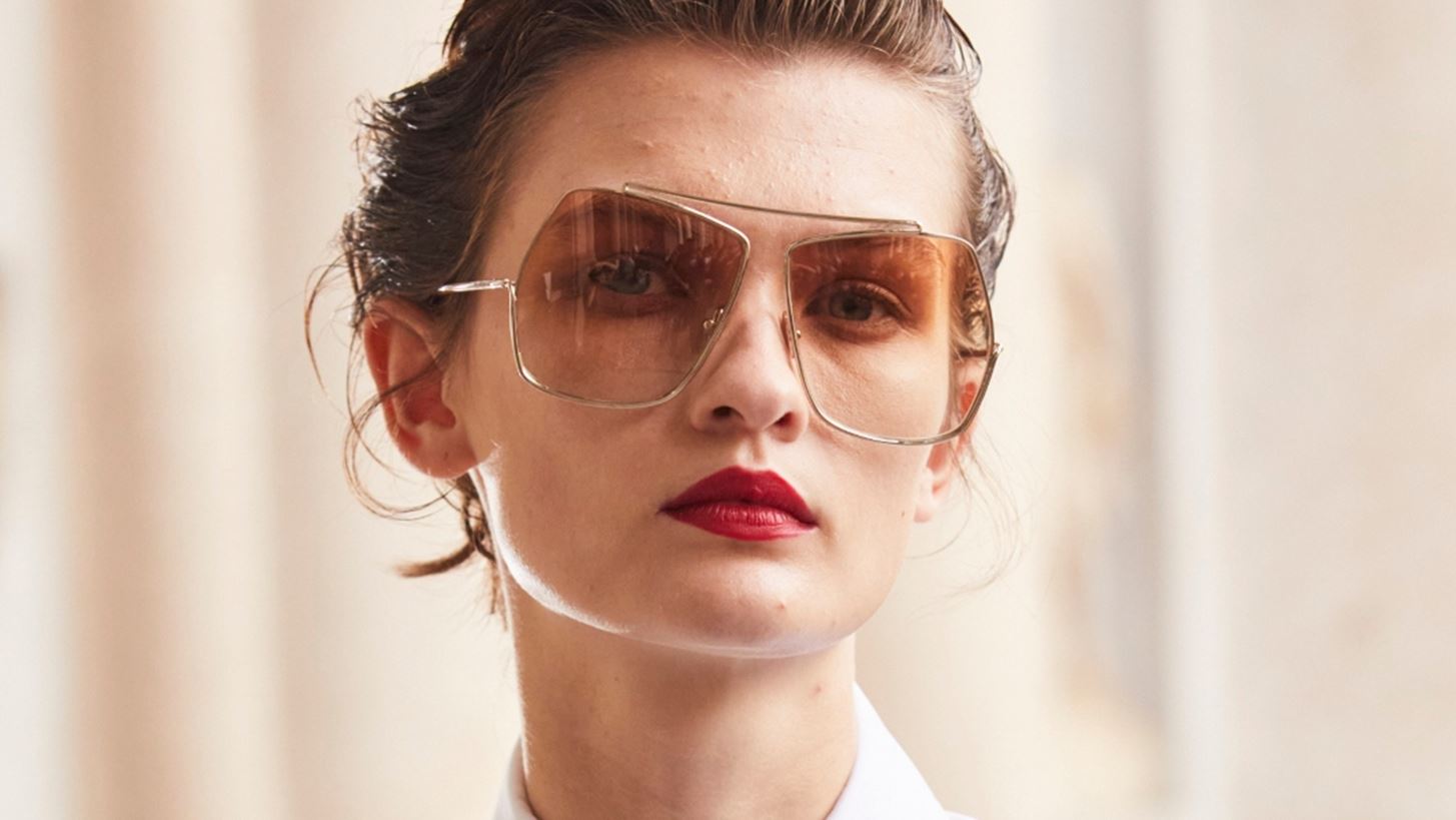 Σου βρήκαμε τα πιο cool γυαλιά ηλίου της σεζόν