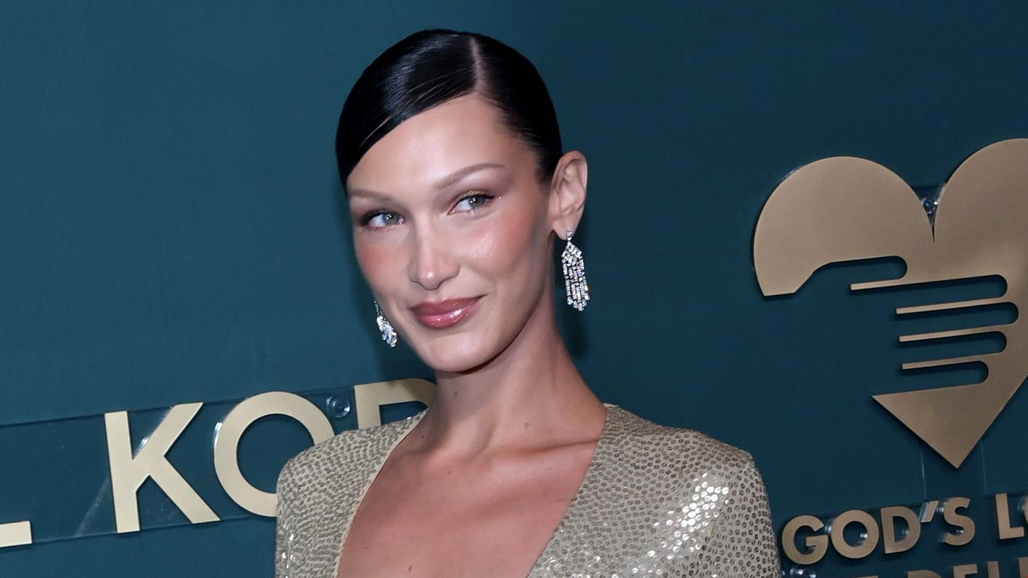 Bella Hadid | &#x397; &#x3BC;&#x3B5;&#x3B3;&#x3AC;&#x3BB;&#x3B7; &#x3B8;&#x3C5;&#x3C3;&#x3AF;&#x3B1; &#x3C0;&#x3BF;&#x3C5; &#x3AD;&#x3BA;&#x3B1;&#x3BD;&#x3B5; &#x3B3;&#x3B9;&#x3B1; &#x3C4;&#x3B1; &#x3BC;&#x3AC;&#x3C4;&#x3B9;&#x3B1; &#x3C4;&#x3BF;&#x3C5; cowboy &#x3C3;&#x3C5;&#x3BD;&#x3C4;&#x3C1;&#x3CC;&#x3C6;&#x3BF;&#x3C5; &#x3C4;&#x3B7;&#x3C2;