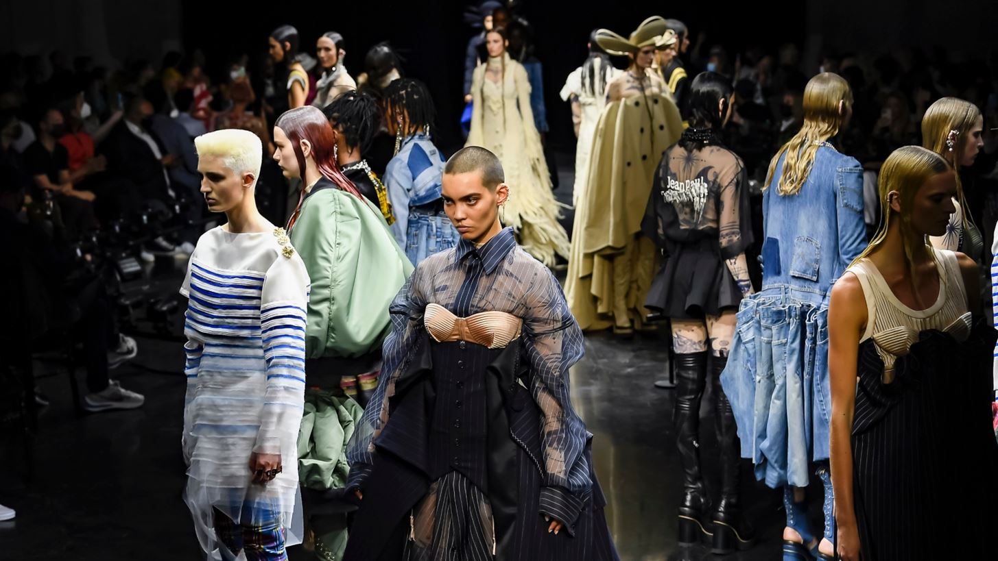 &#x3A4;&#x3B1; highlights &#x3C4;&#x3B7;&#x3C2; &#x3C4;&#x3C1;&#x3AF;&#x3C4;&#x3B7;&#x3C2; &#x3B7;&#x3BC;&#x3AD;&#x3C1;&#x3B1;&#x3C2; &#x3C4;&#x3B7;&#x3C2; &#x397;aute Couture Fashion Week &#x3C4;&#x3BF;&#x3C5; &#x3A0;&#x3B1;&#x3C1;&#x3B9;&#x3C3;&#x3B9;&#x3BF;&#x3CD;